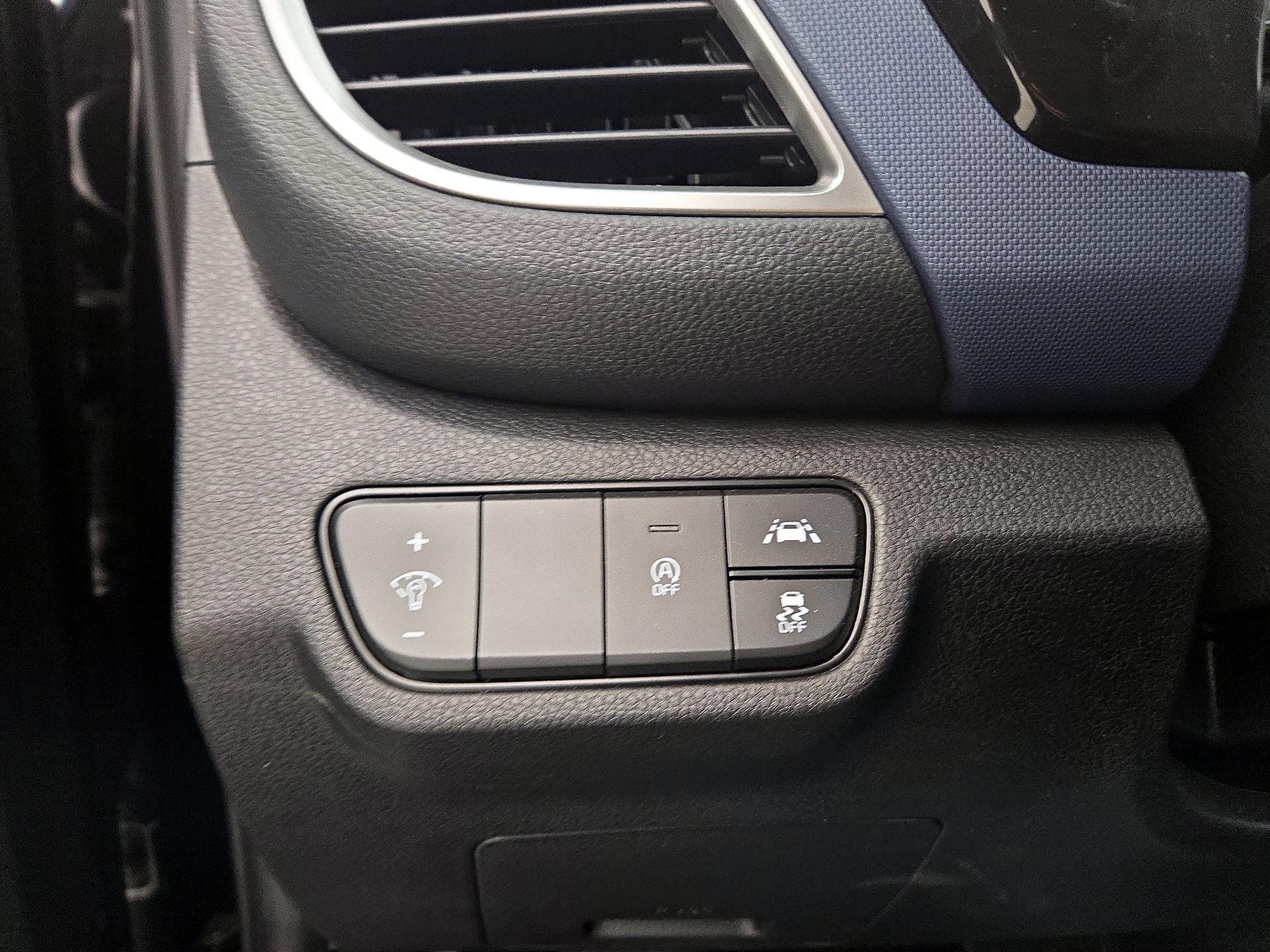 Thumbnail: 2023 Kia Seltos - 13