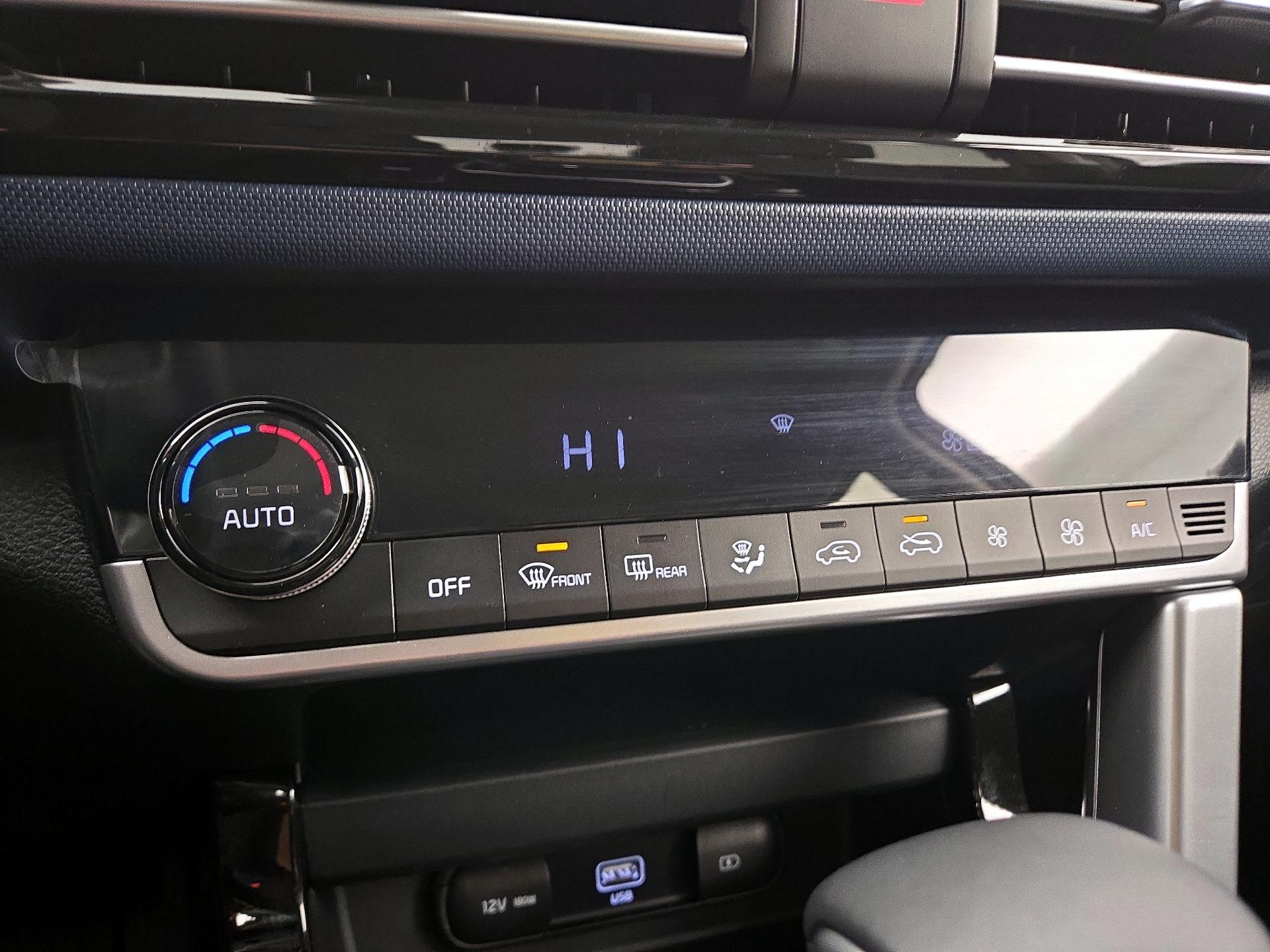 Thumbnail: 2023 Kia Seltos - 17