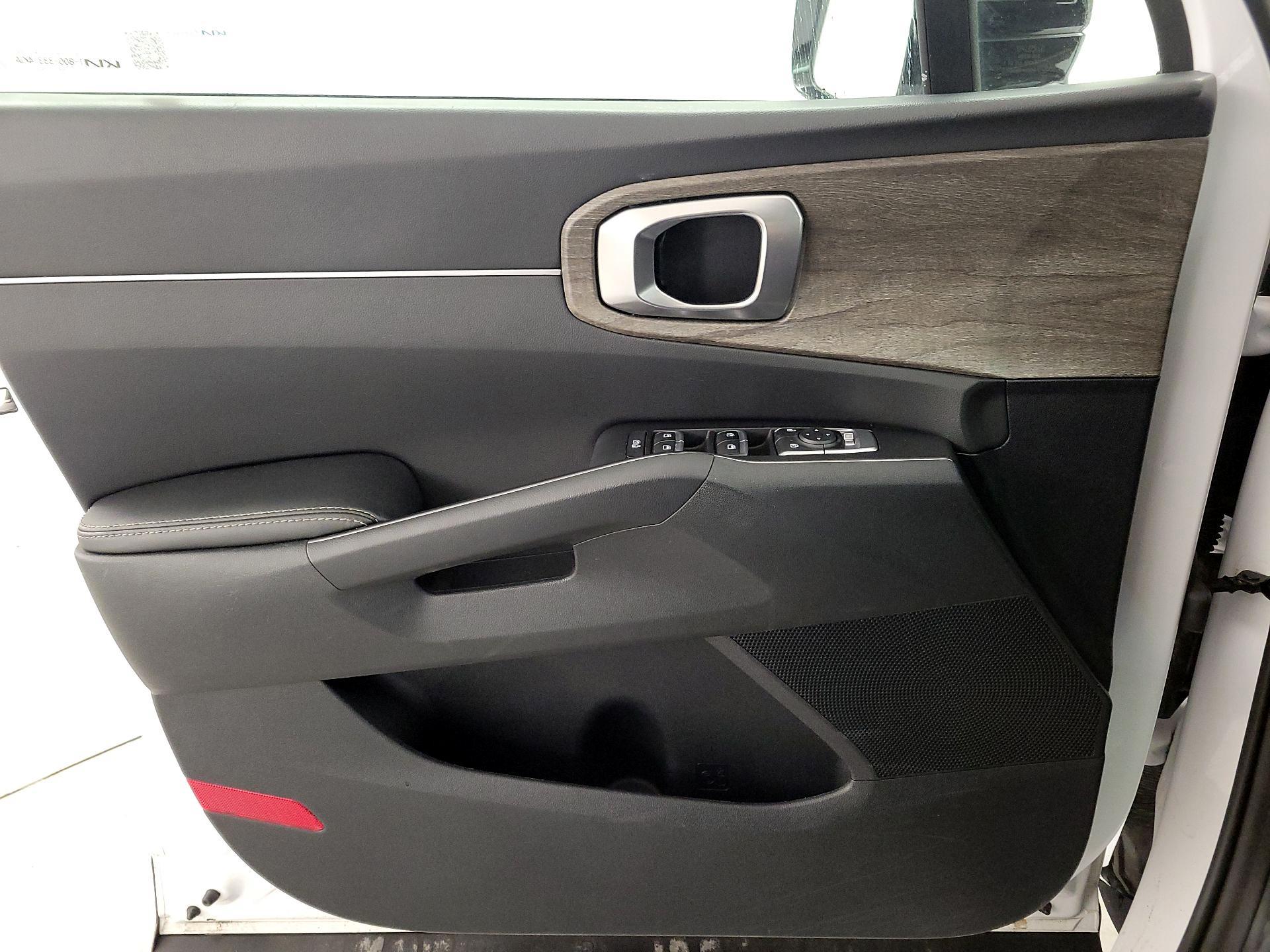 Thumbnail: 2022 Kia Sorento - 12