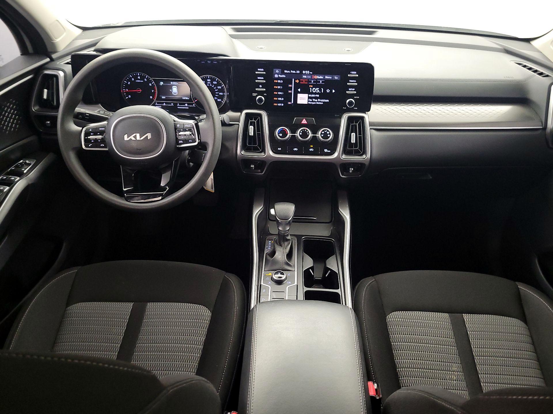 Thumbnail: 2023 Kia Sorento - 9