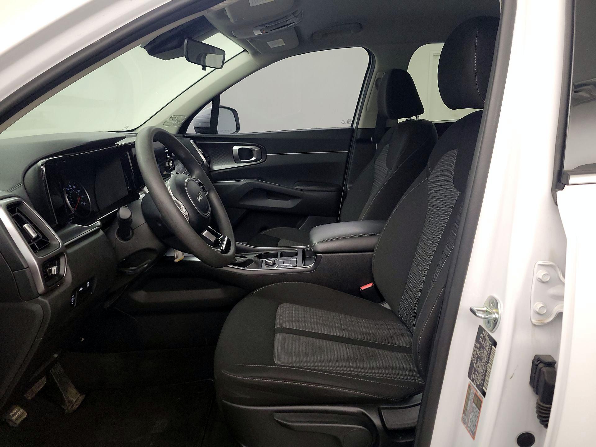 Thumbnail: 2023 Kia Sorento - 11