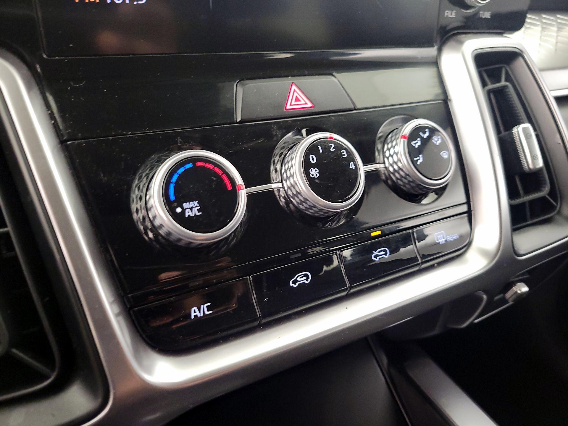 Thumbnail: 2023 Kia Sorento - 16