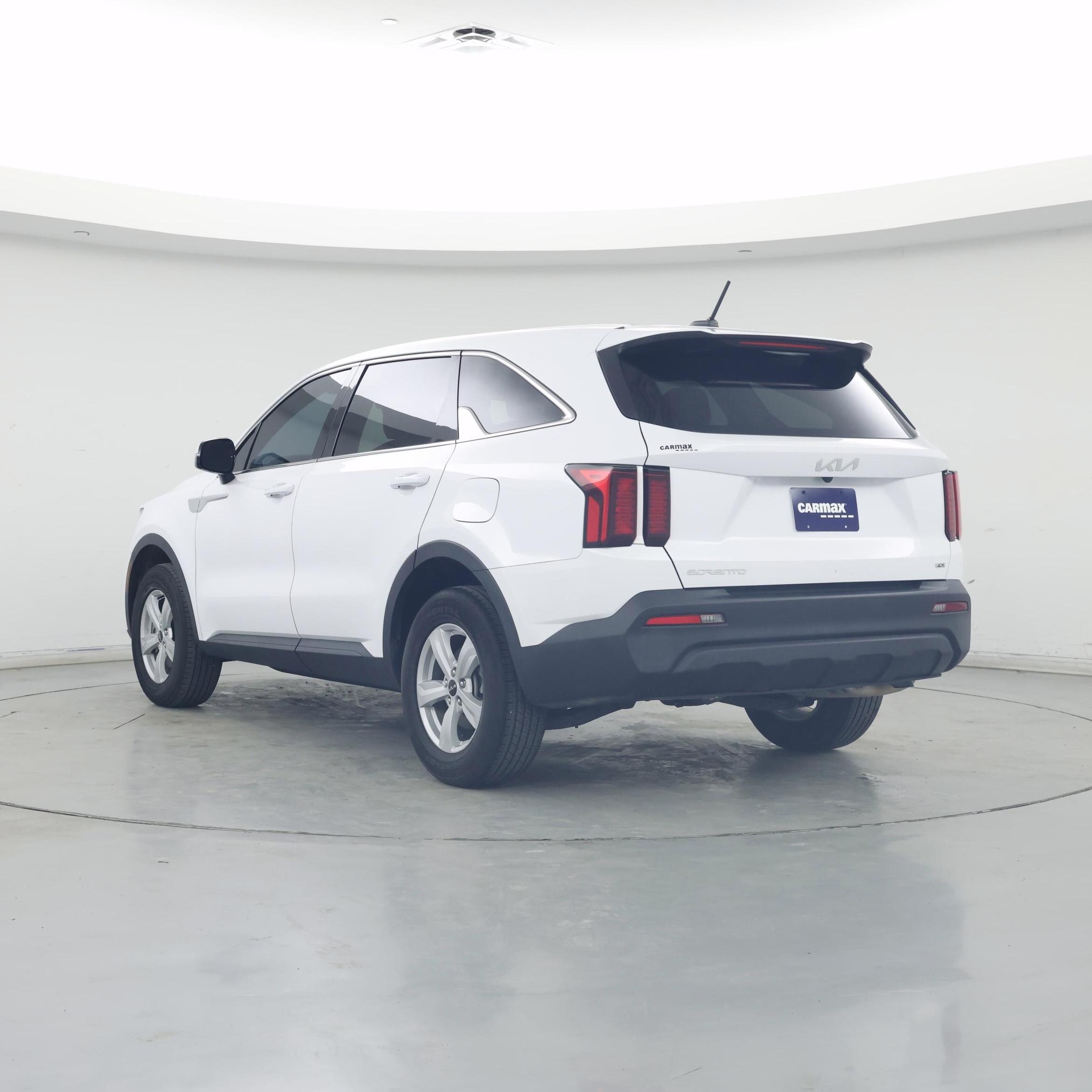 Thumbnail: 2023 Kia Sorento - 2