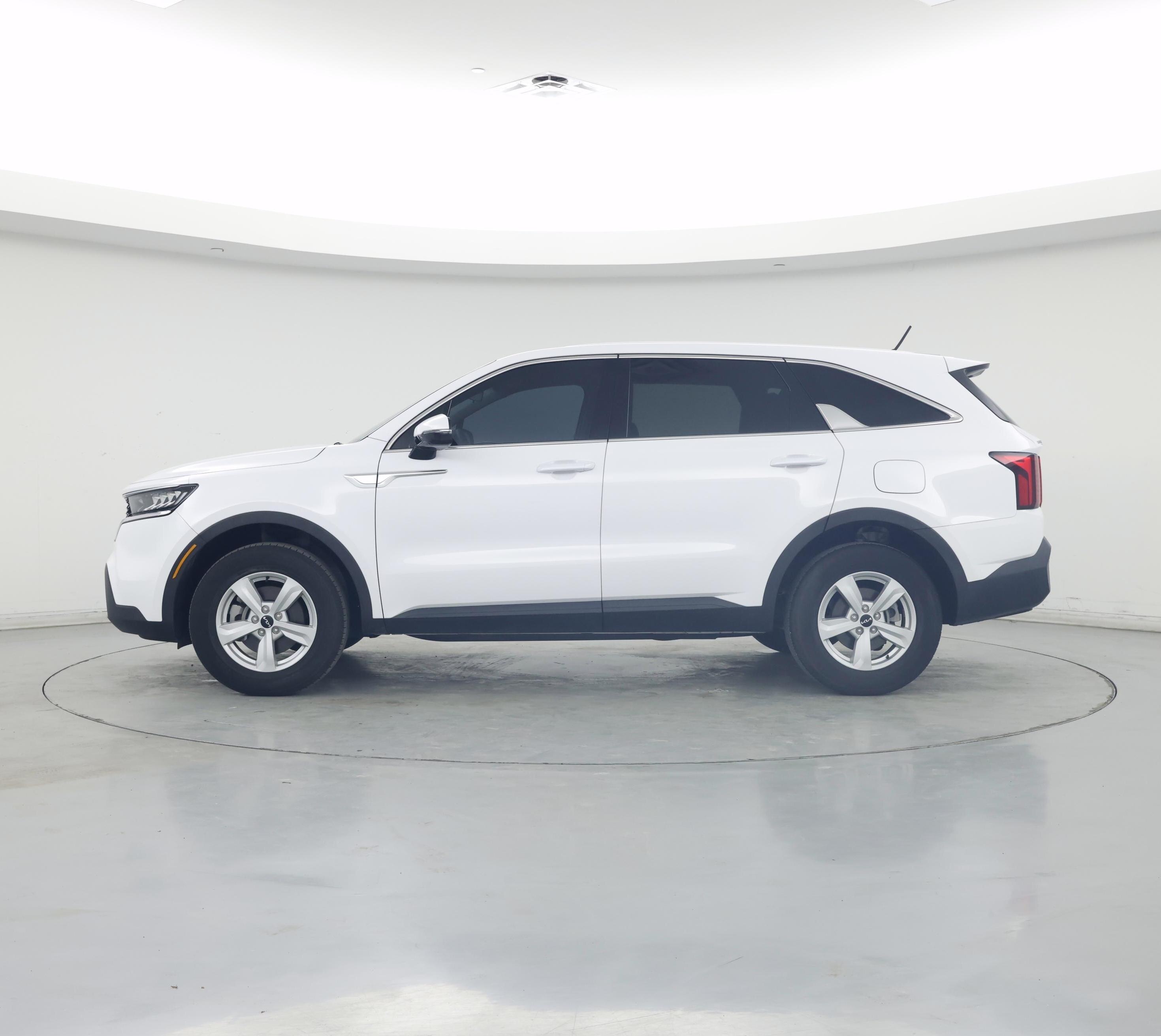 Thumbnail: 2023 Kia Sorento - 3