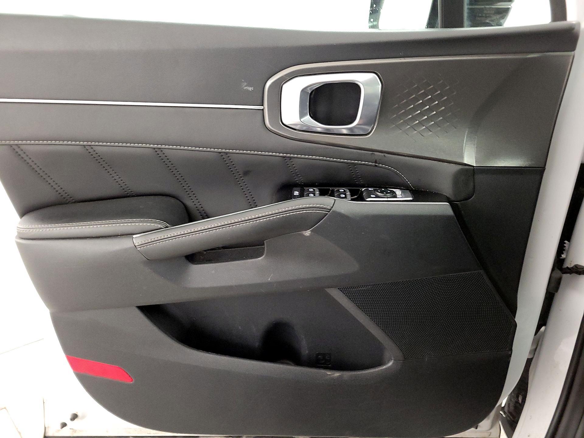 Thumbnail: 2022 Kia Sorento - 12