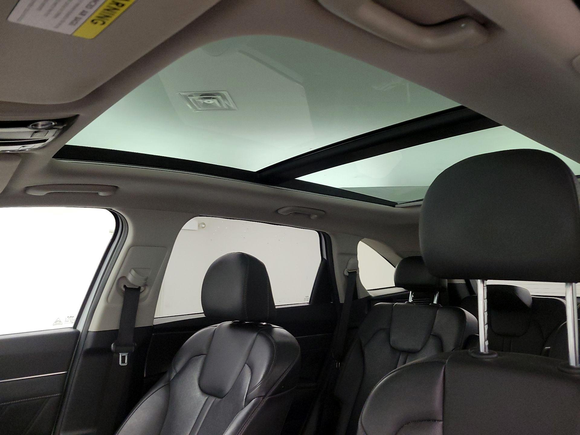 Thumbnail: 2022 Kia Sorento - 19