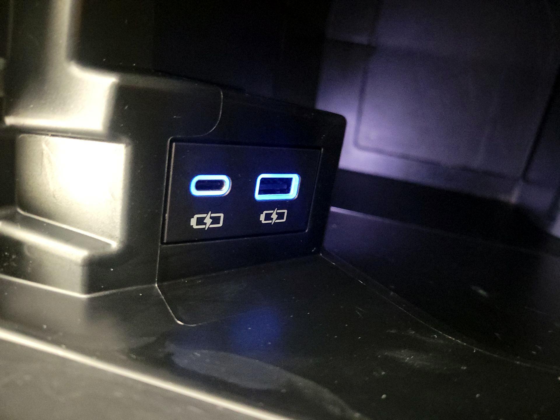 Thumbnail: 2024 Toyota Sienna - 18