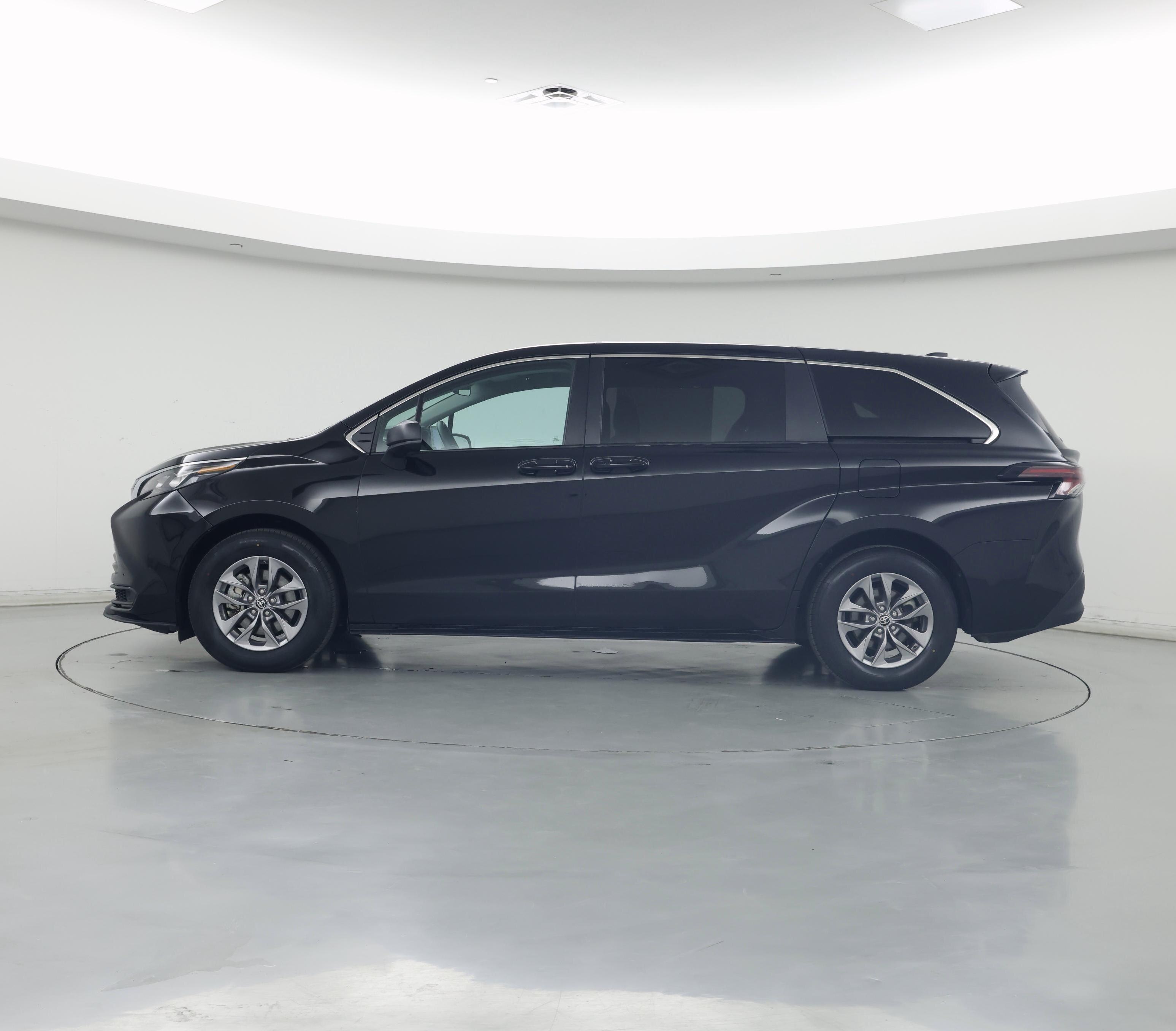 Thumbnail: 2024 Toyota Sienna - 3