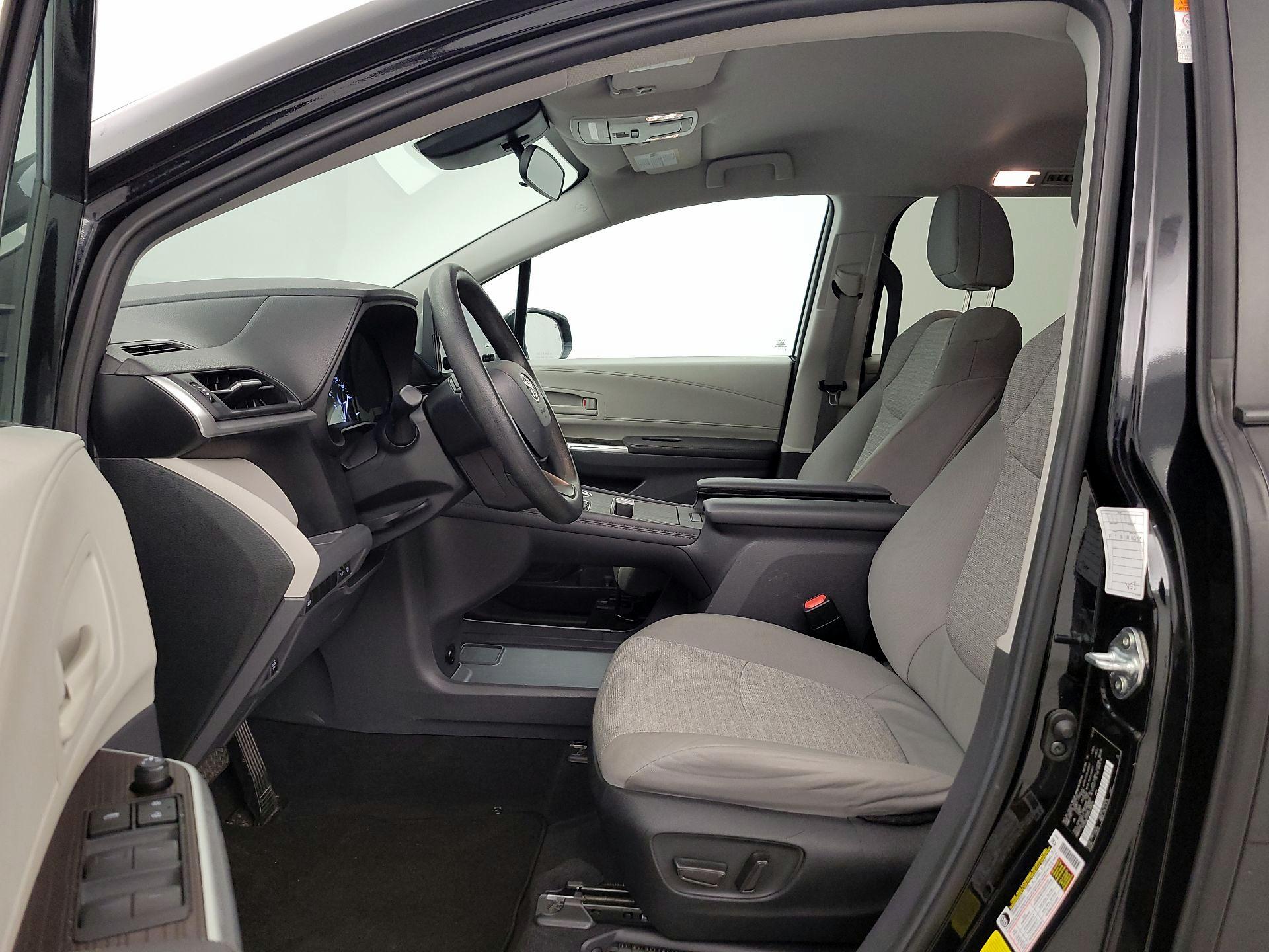 Thumbnail: 2024 Toyota Sienna - 11