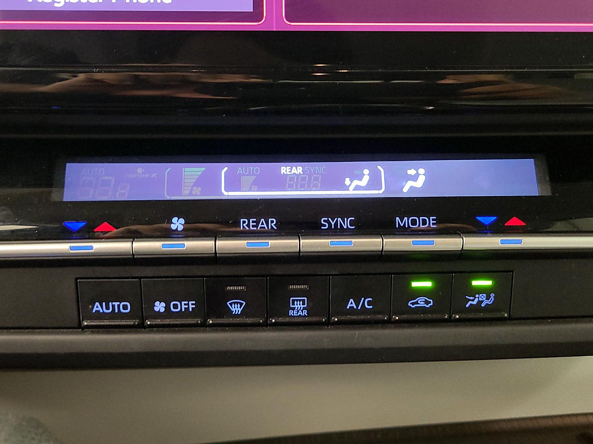 Thumbnail: 2024 Toyota Sienna - 16