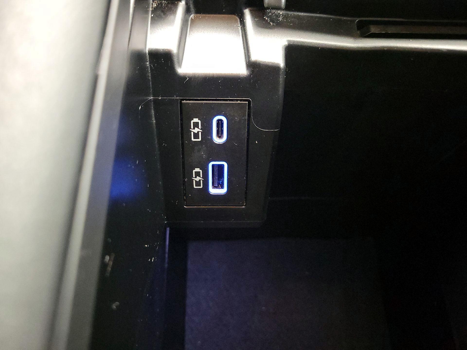 Thumbnail: 2024 Toyota Sienna - 18