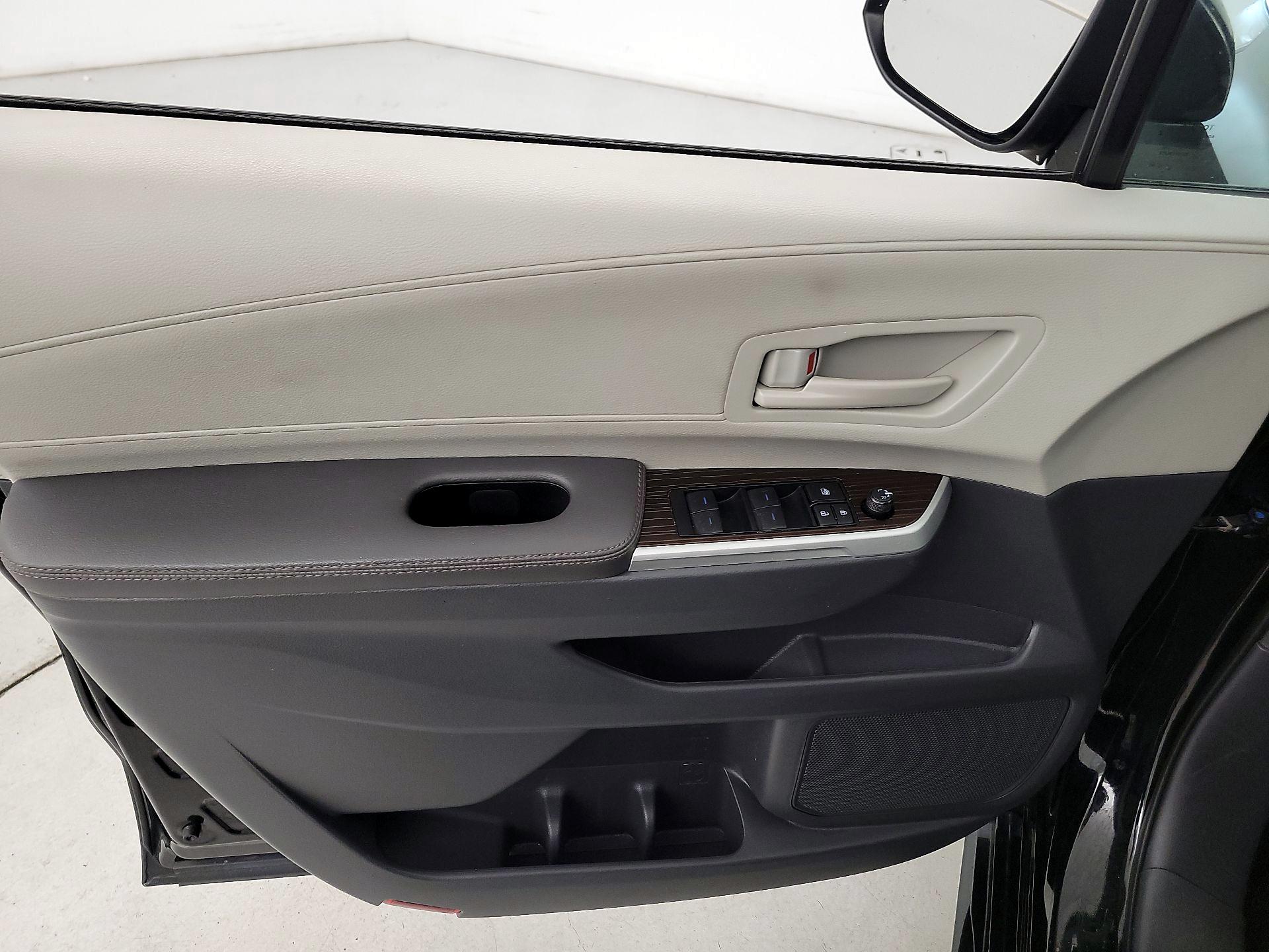 Thumbnail: 2024 Toyota Sienna - 12