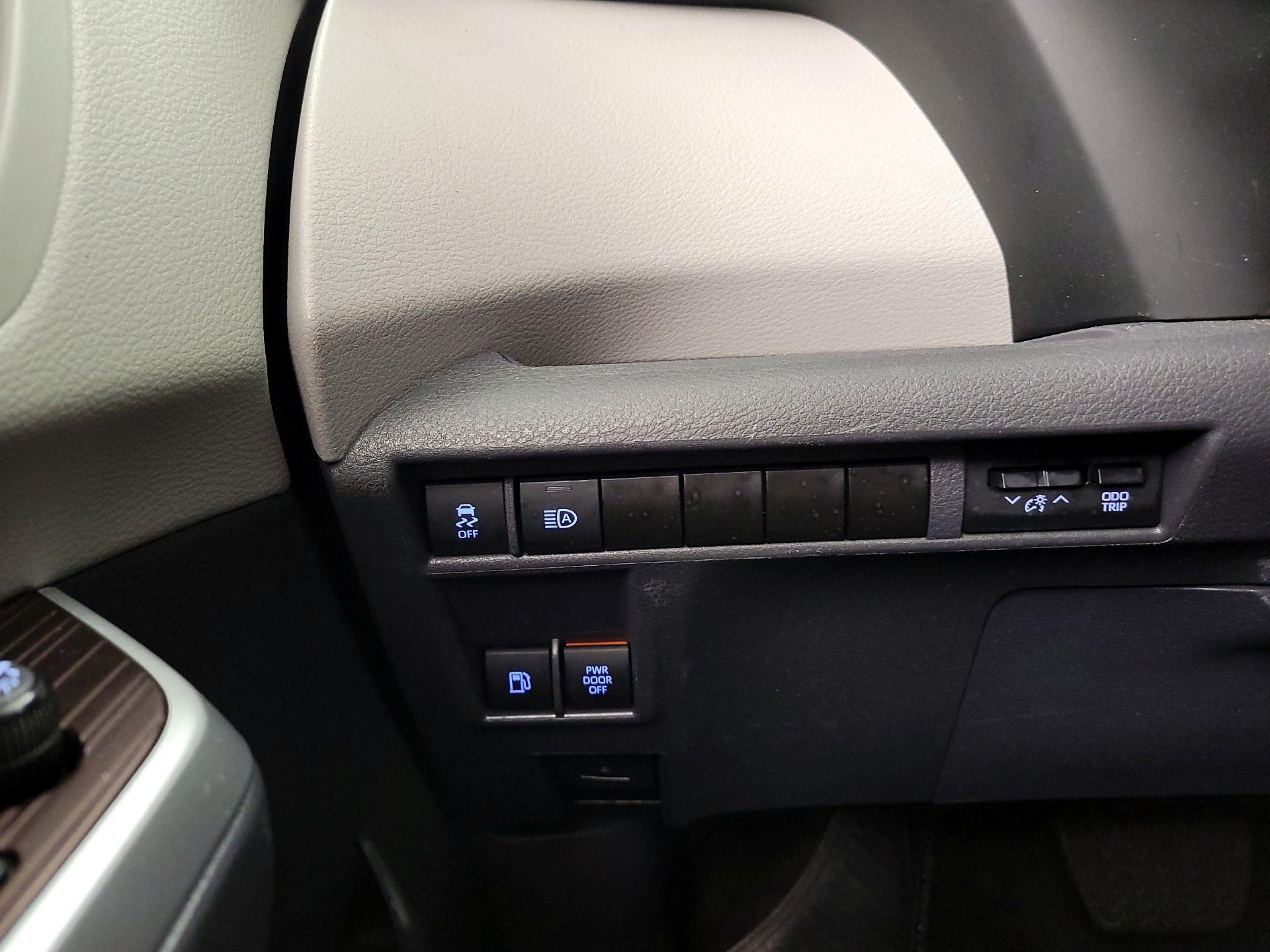 Thumbnail: 2024 Toyota Sienna - 13