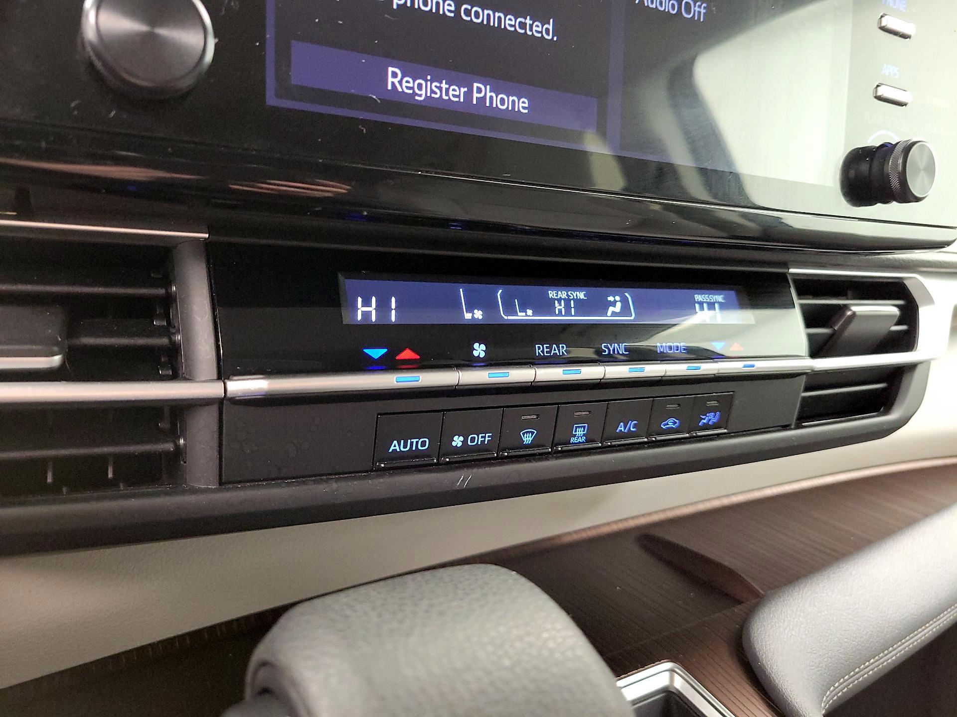 Thumbnail: 2024 Toyota Sienna - 17