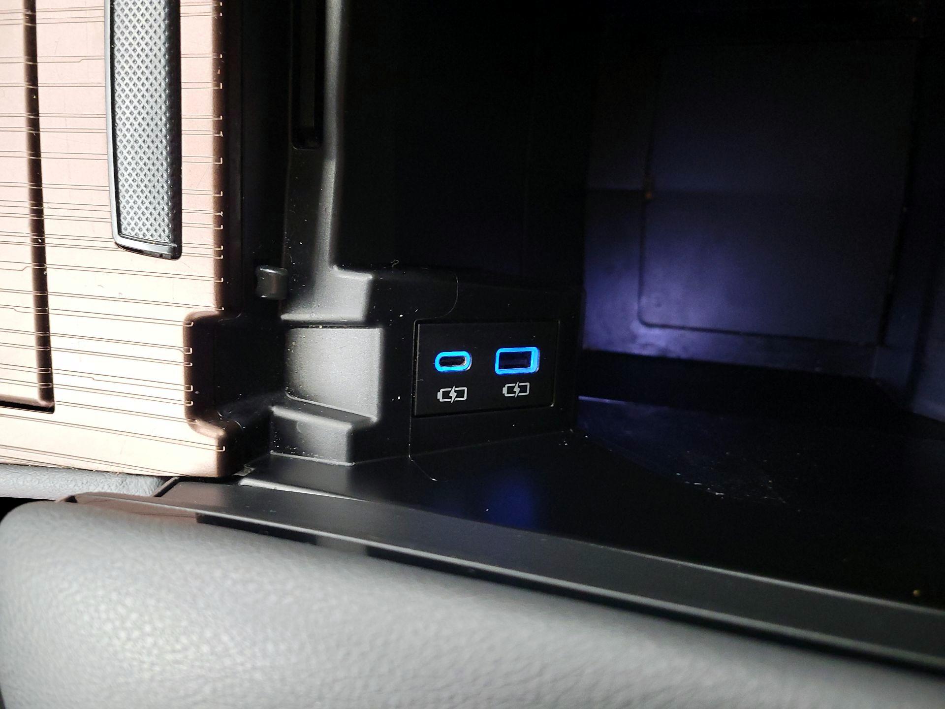 Thumbnail: 2024 Toyota Sienna - 19