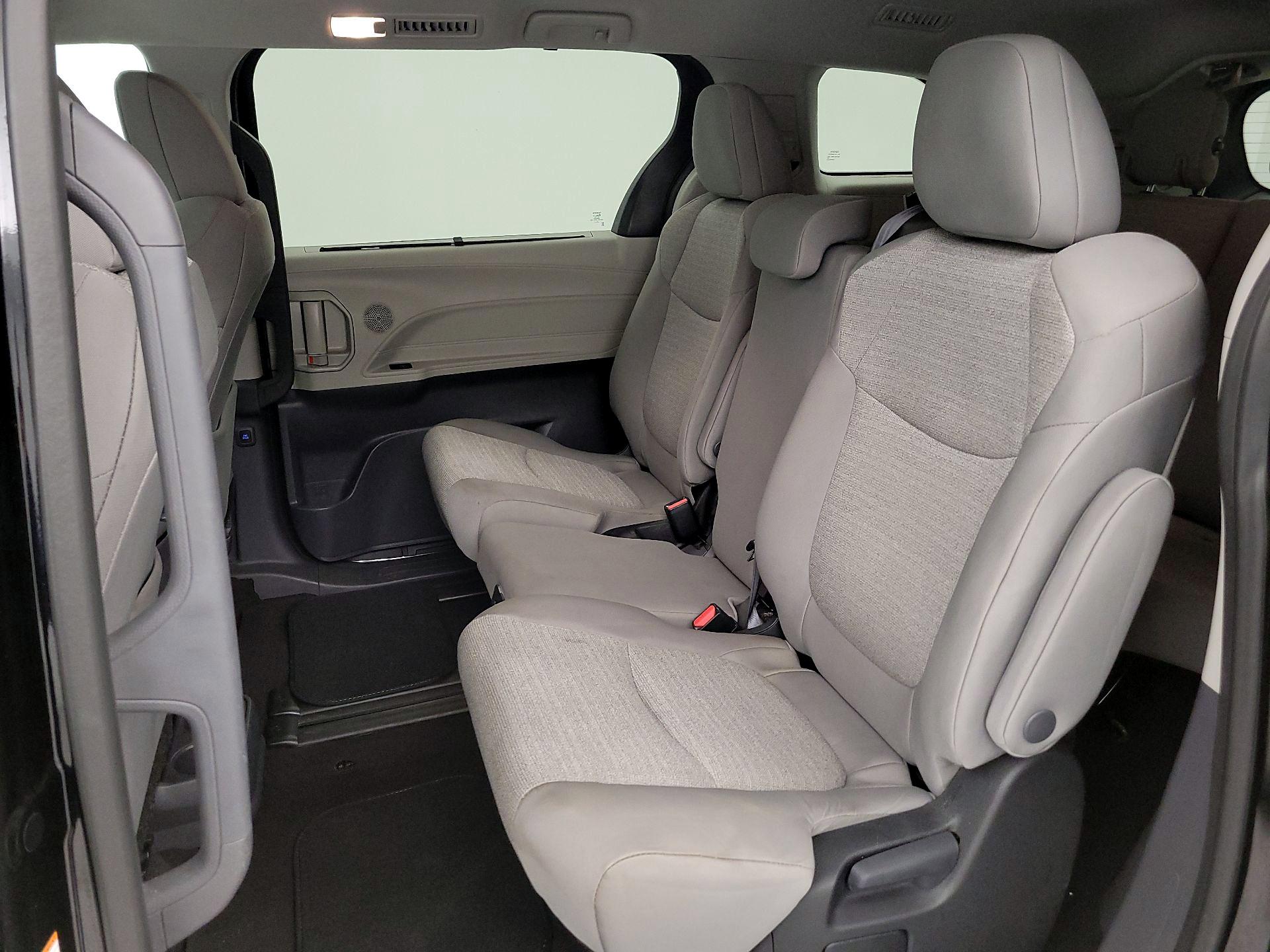 Thumbnail: 2024 Toyota Sienna - 20