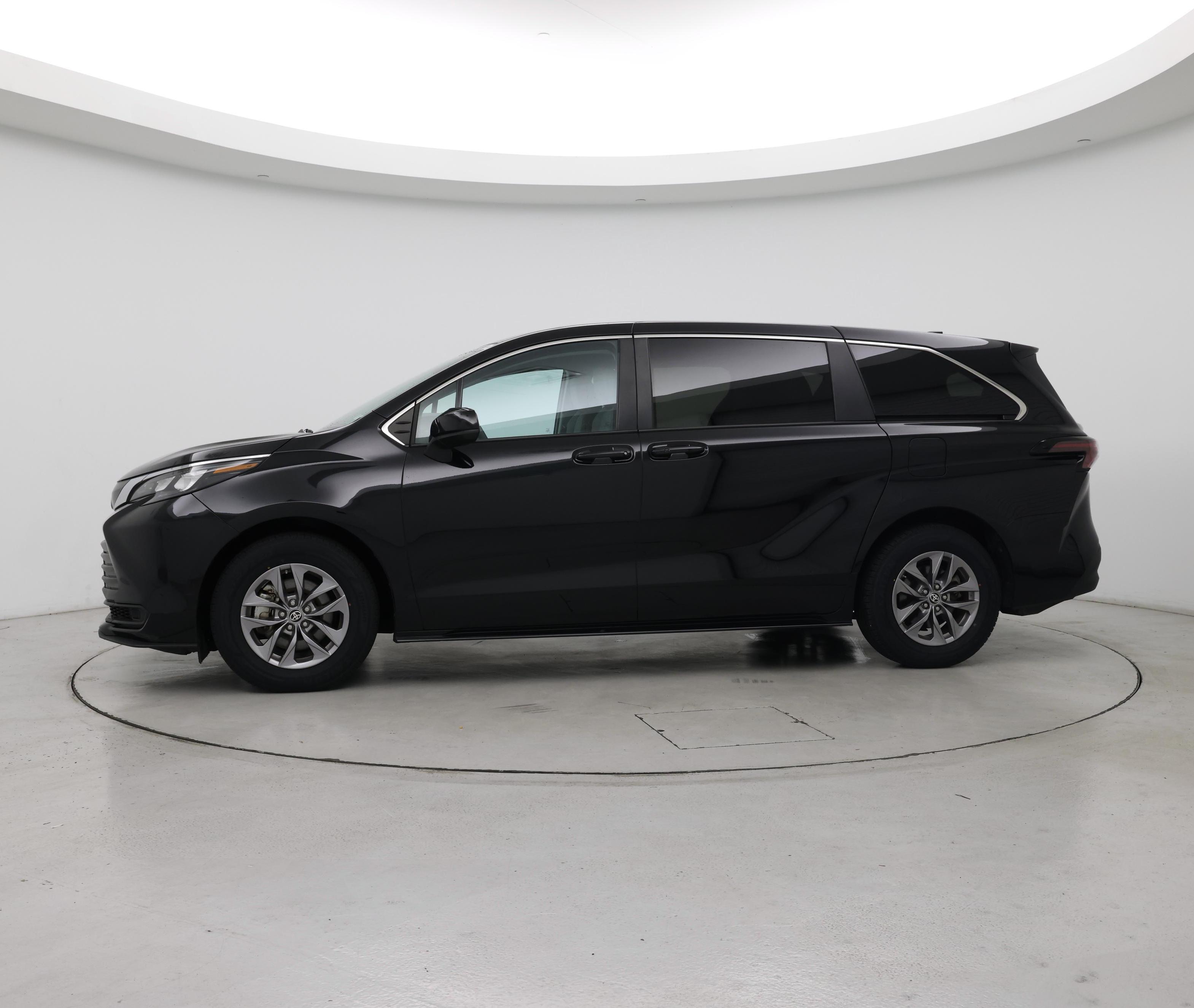 Thumbnail: 2024 Toyota Sienna - 3