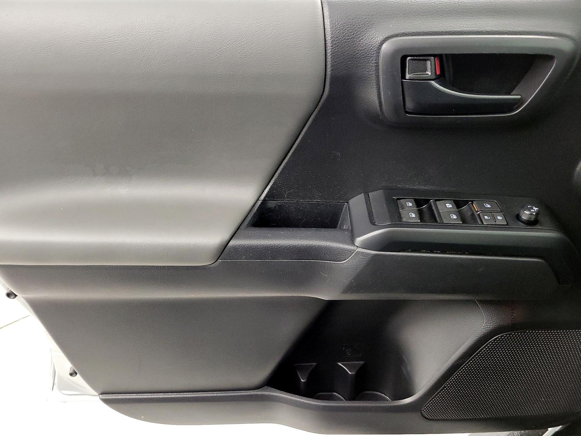 Thumbnail: 2022 Toyota Tacoma - 12