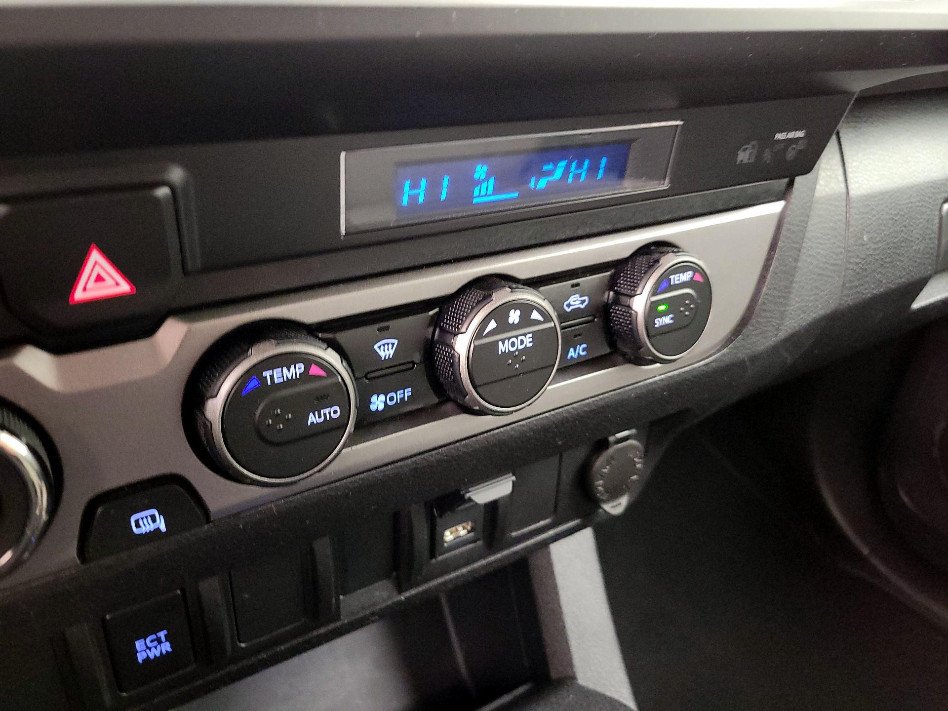 Thumbnail: 2022 Toyota Tacoma - 16