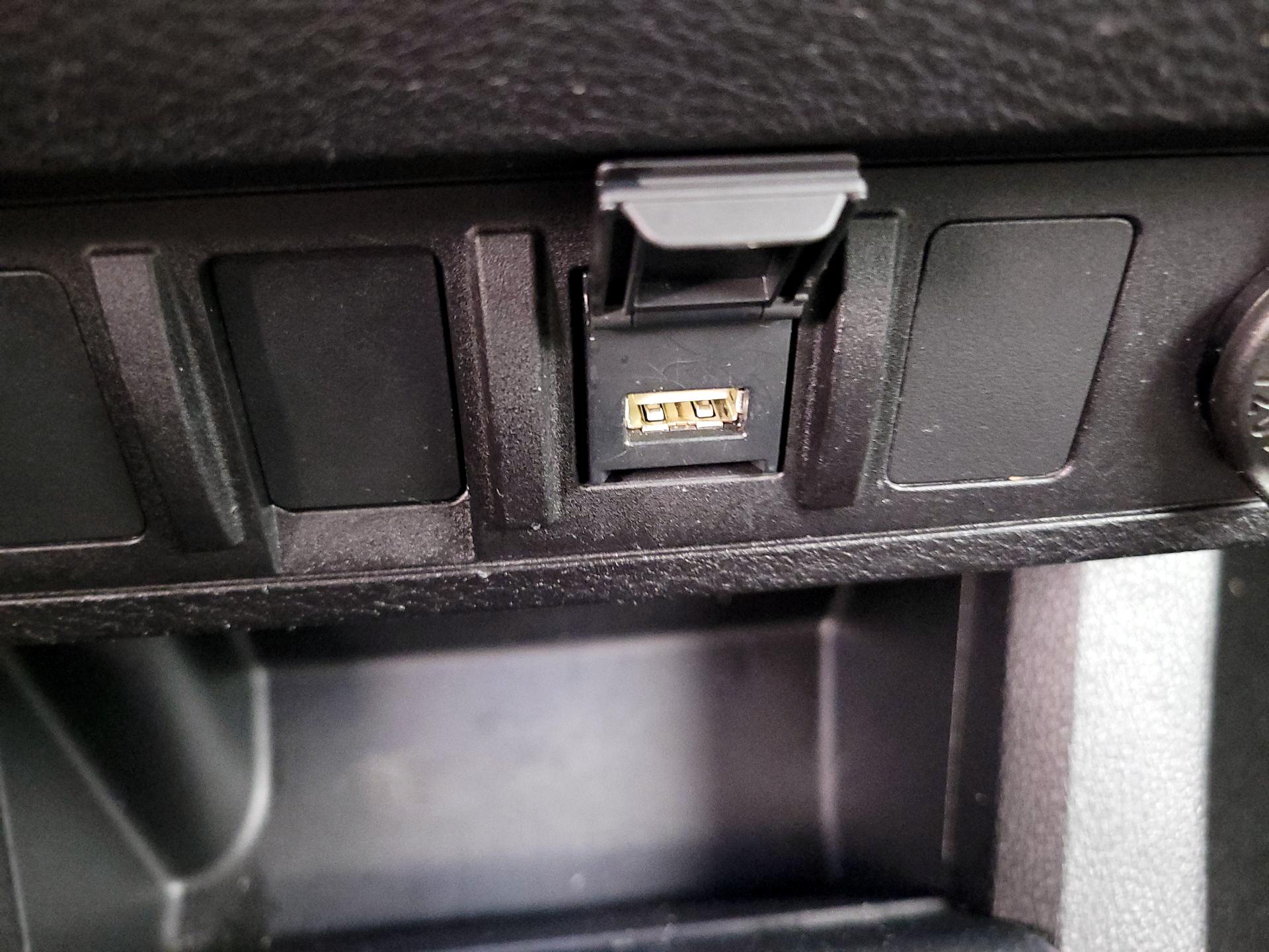 Thumbnail: 2022 Toyota Tacoma - 18