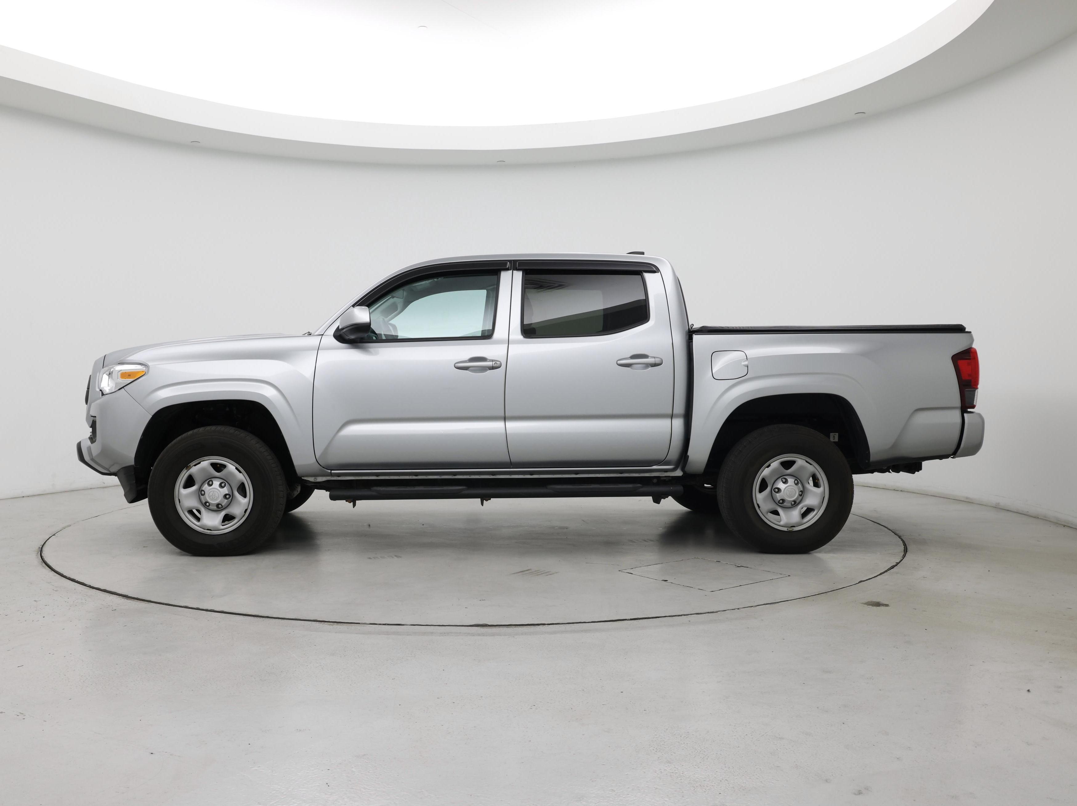 Thumbnail: 2022 Toyota Tacoma - 3