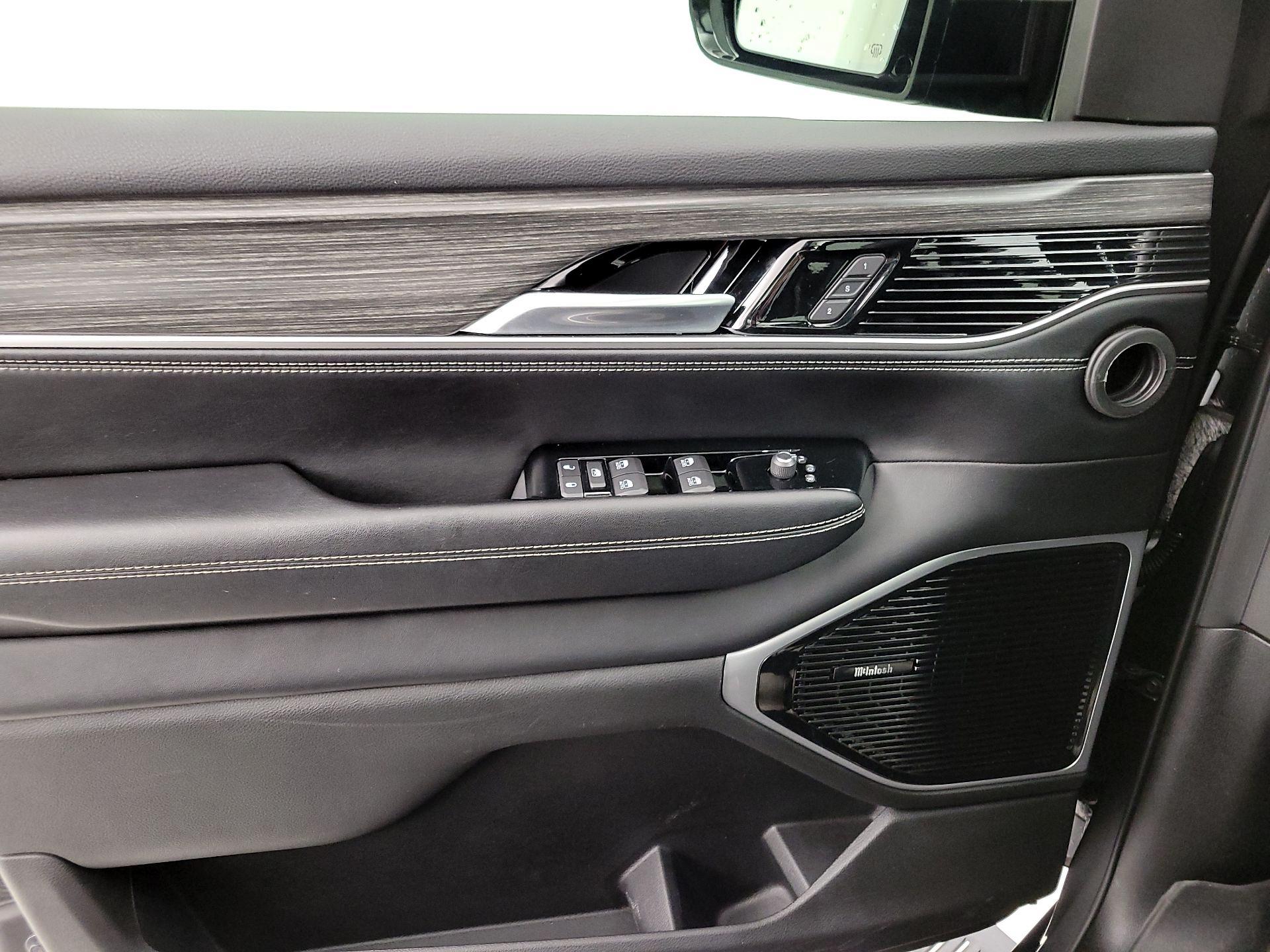 Thumbnail: 2023 Jeep Wagoneer - 12