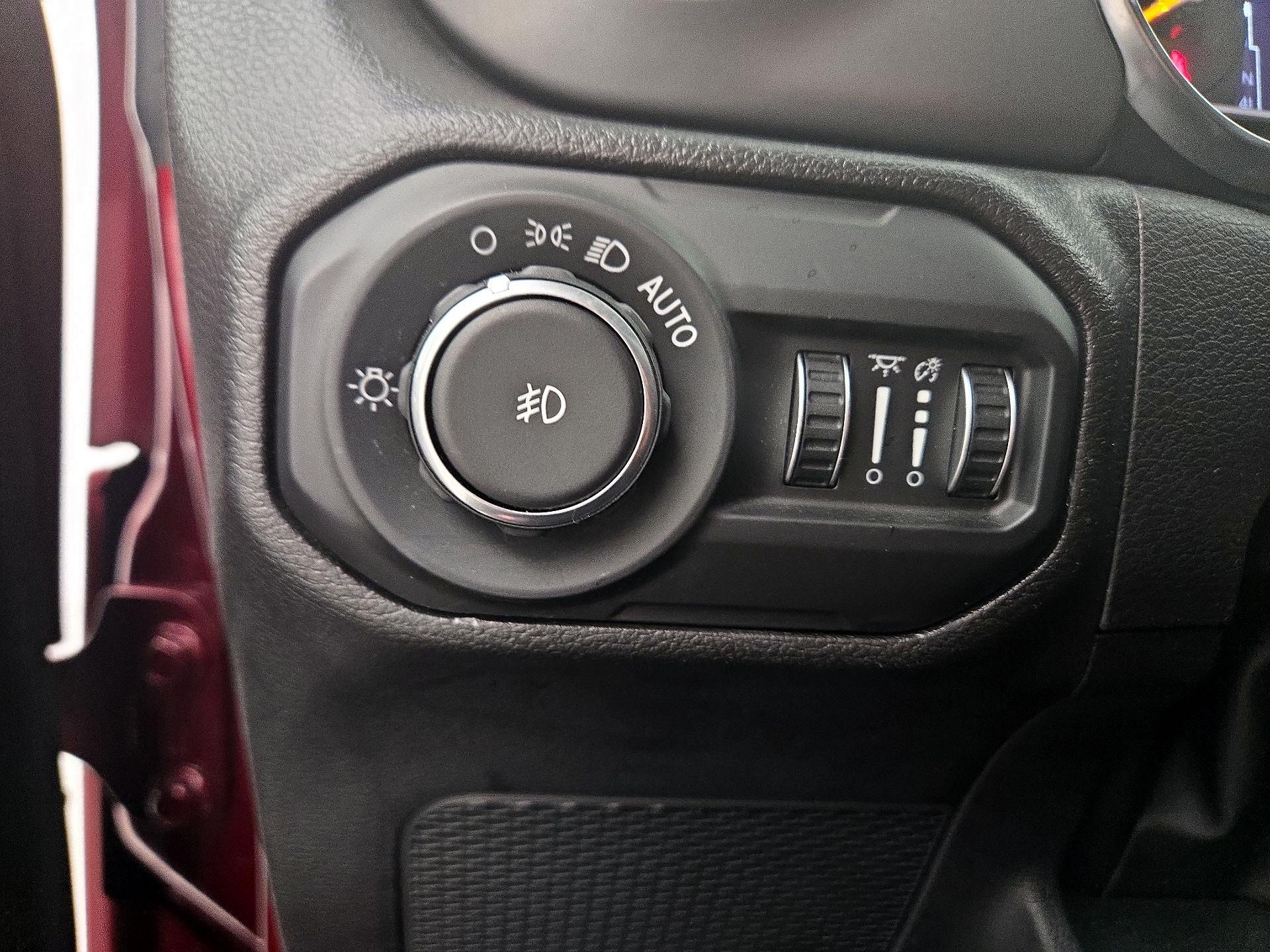 Thumbnail: 2022 Jeep Wrangler - 13