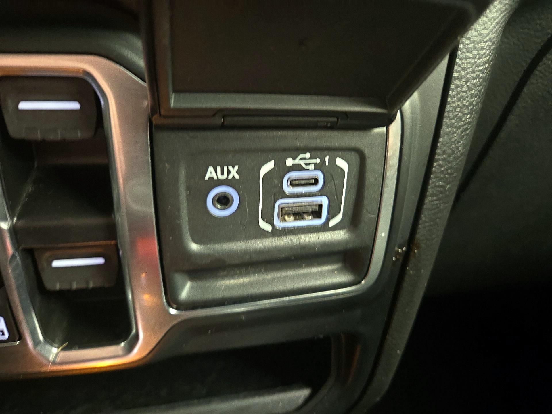 Thumbnail: 2022 Jeep Wrangler - 19