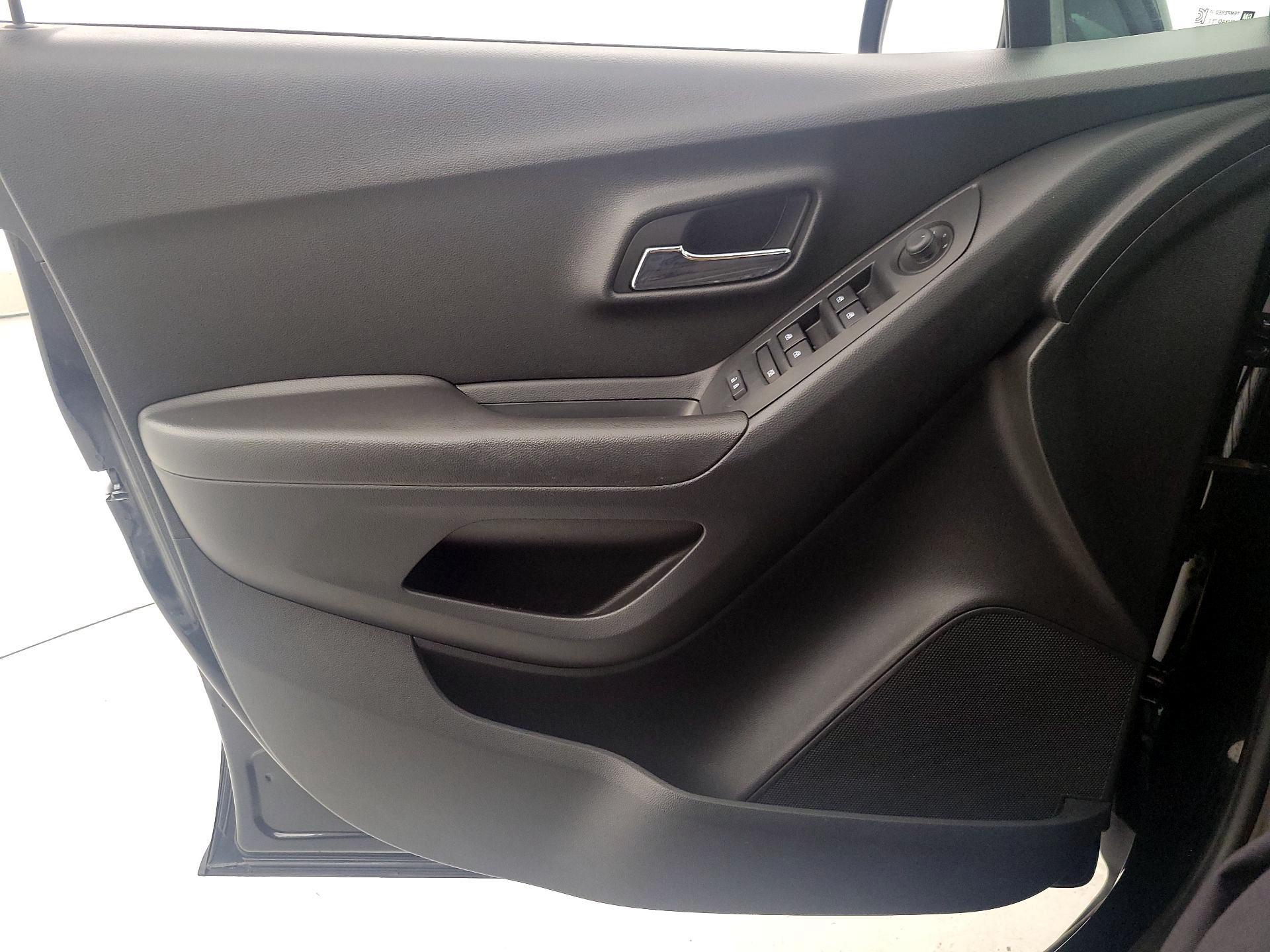 Thumbnail: 2020 Chevrolet Trax - 12