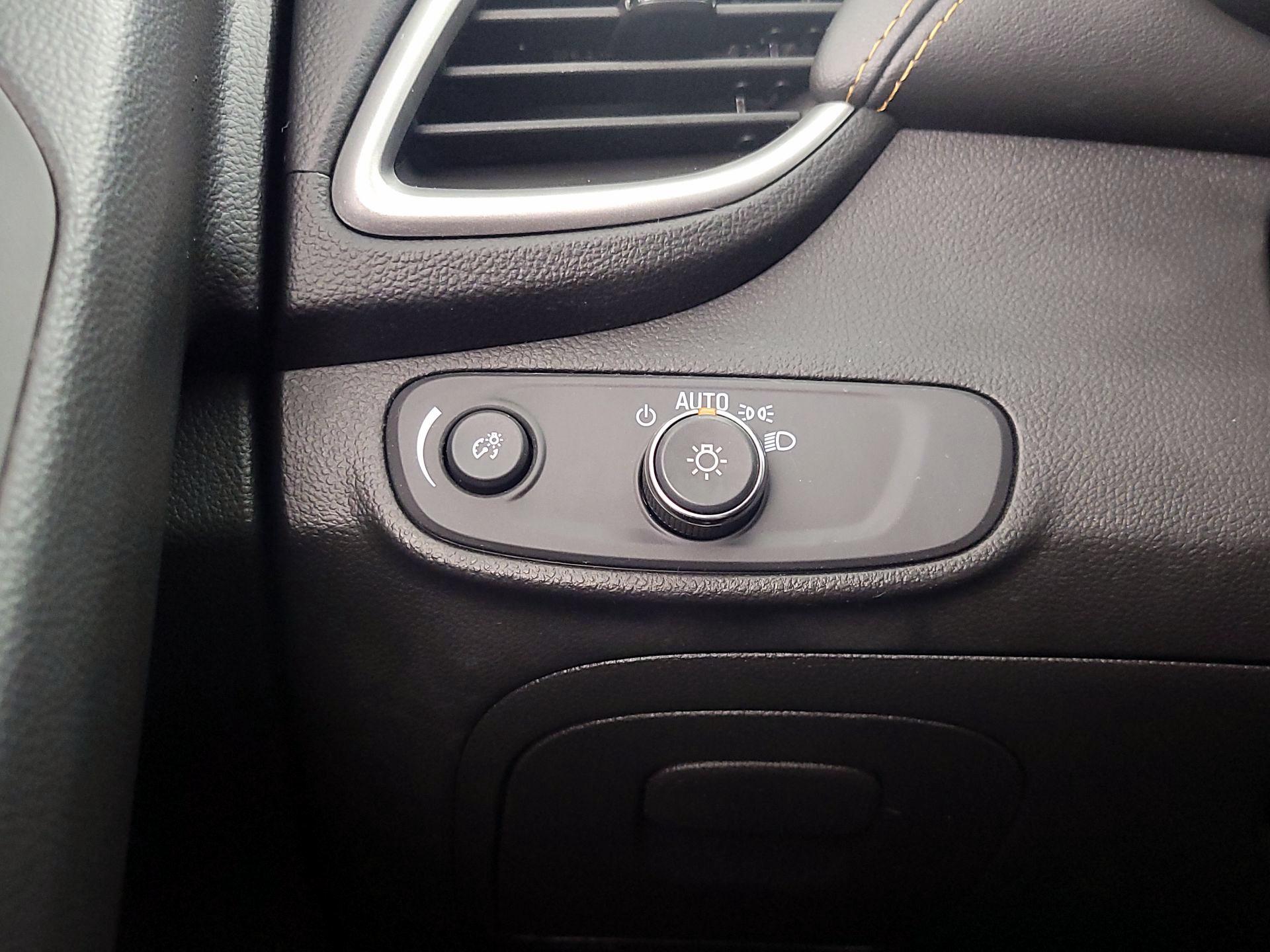 Thumbnail: 2020 Chevrolet Trax - 13