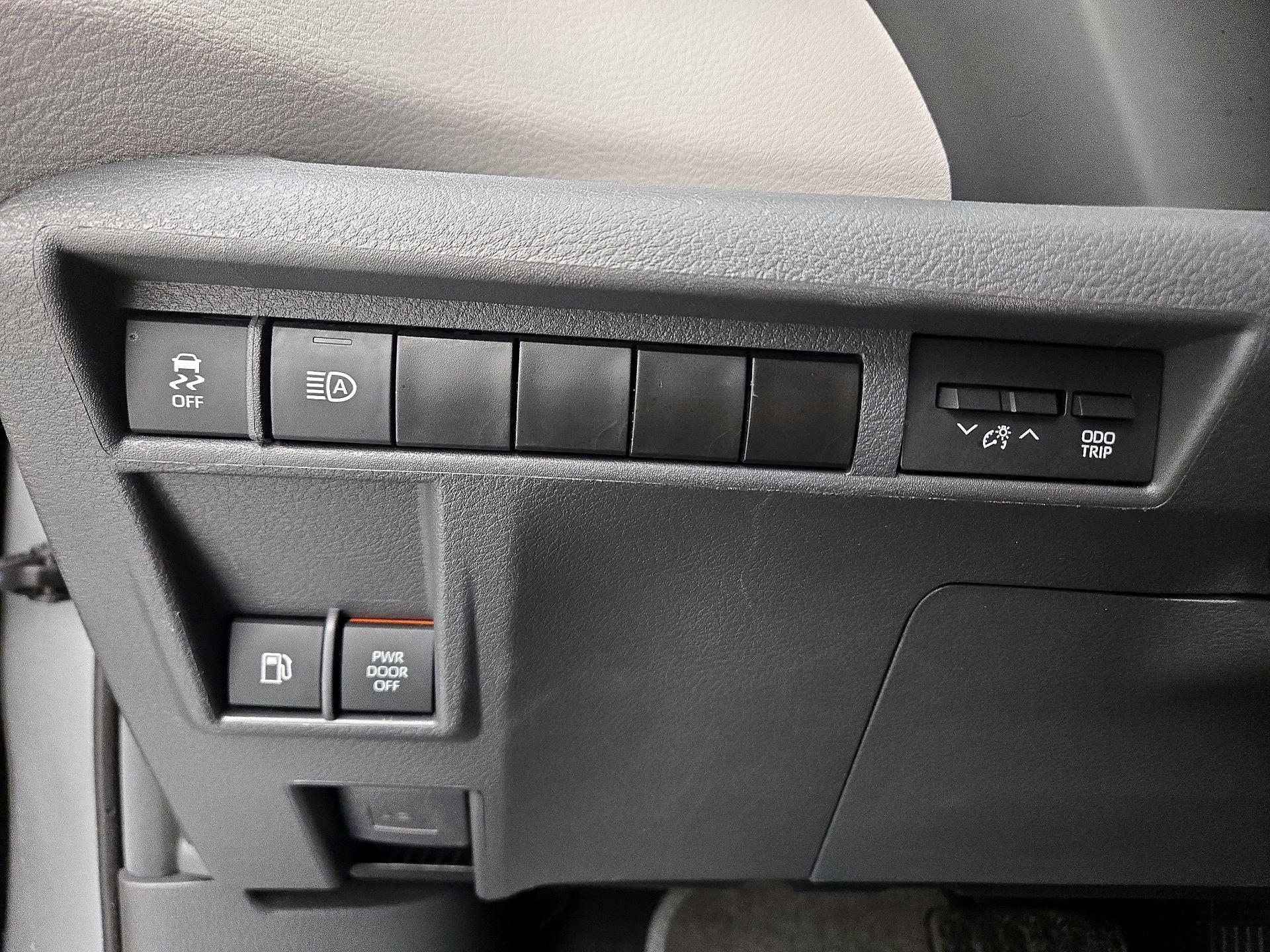 Thumbnail: 2024 Toyota Sienna - 13