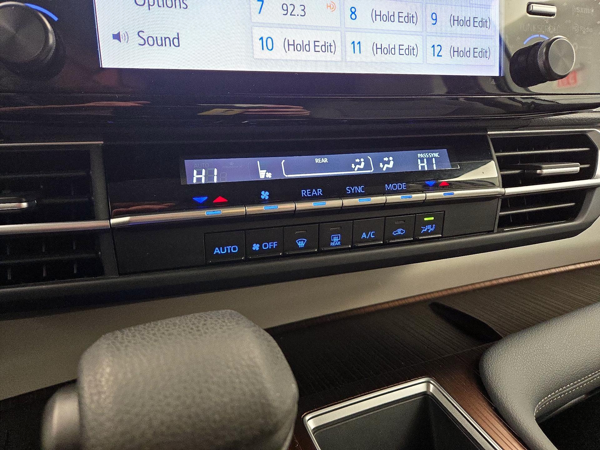 Thumbnail: 2024 Toyota Sienna - 16