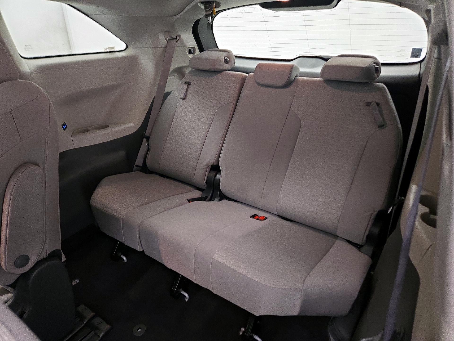 Thumbnail: 2024 Toyota Sienna - 20