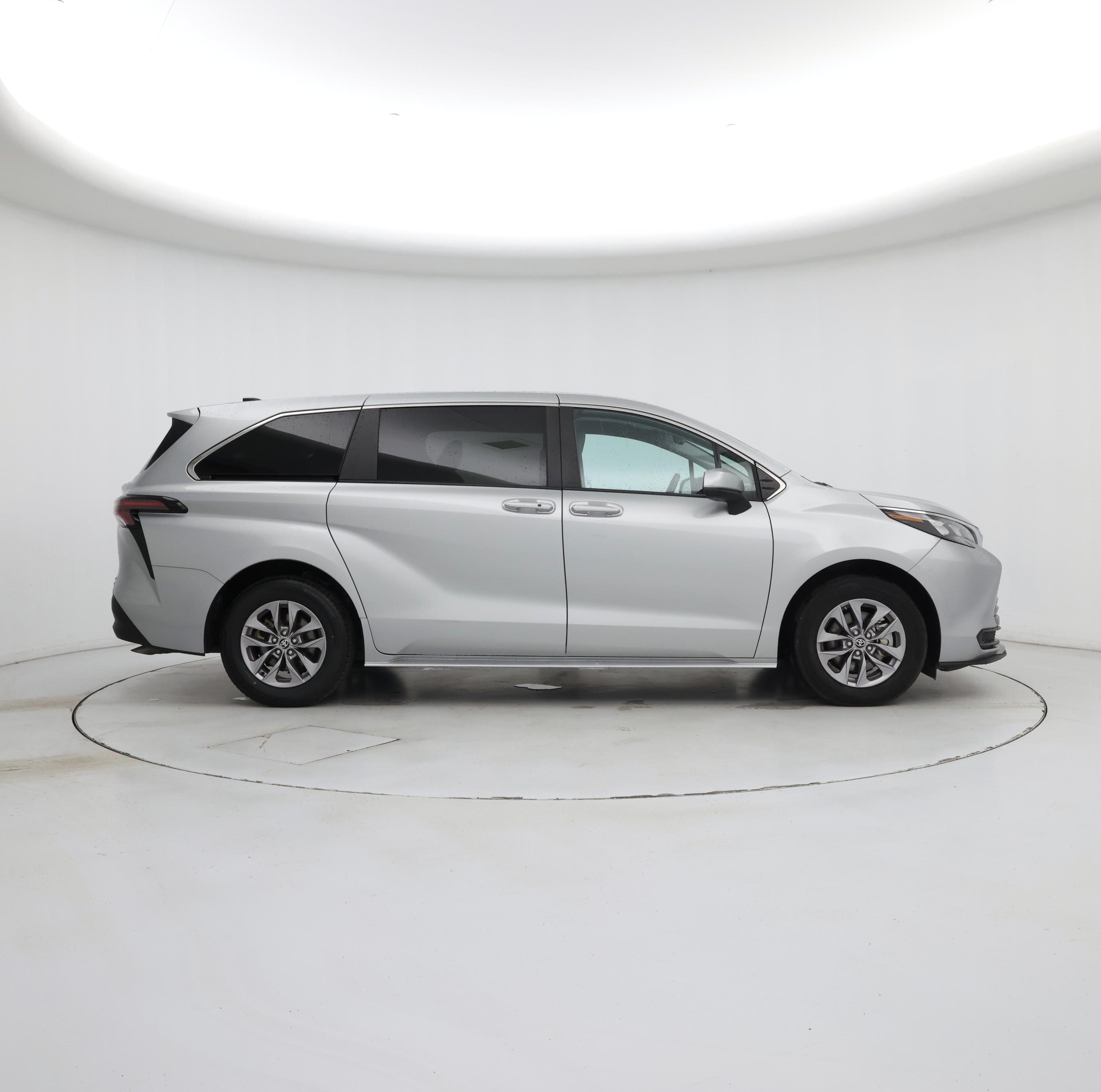 Thumbnail: 2024 Toyota Sienna - 7