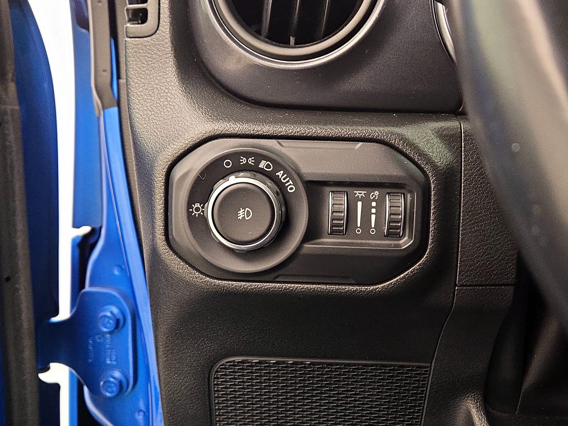 Thumbnail: 2022 Jeep Wrangler - 13