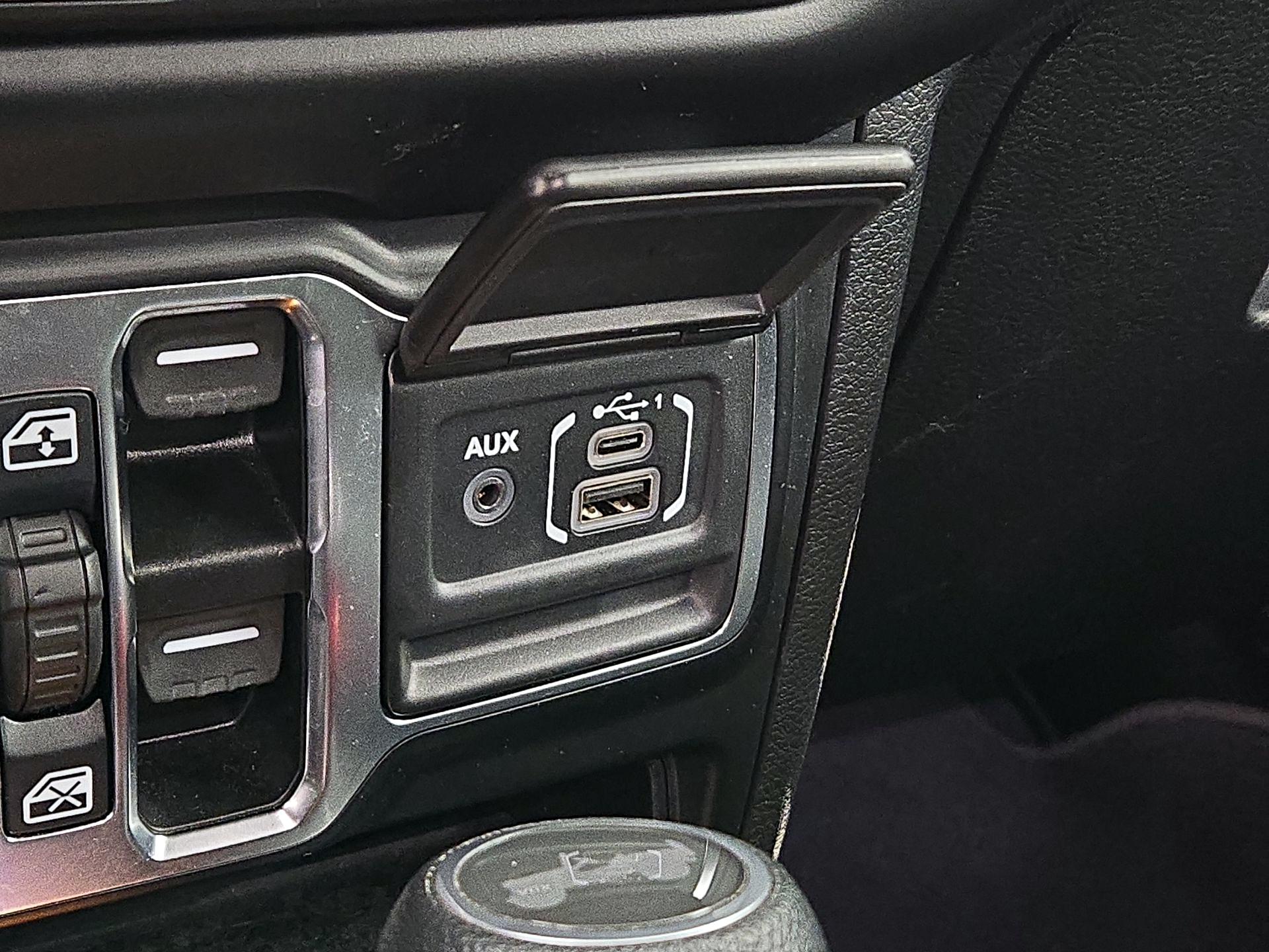 Thumbnail: 2022 Jeep Wrangler - 18