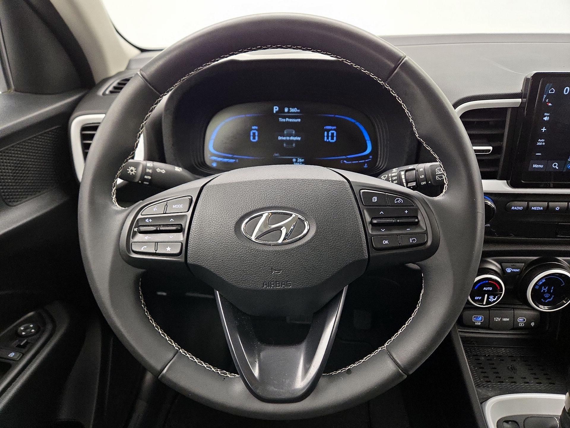 Thumbnail: 2023 Hyundai Venue - 10