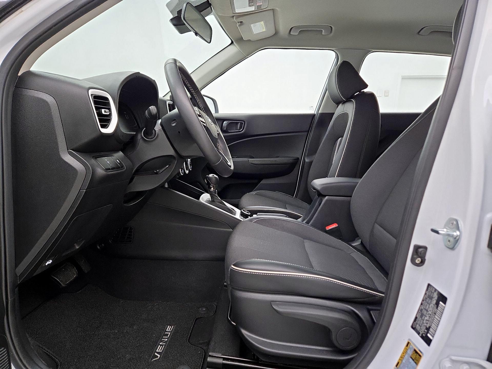 Thumbnail: 2023 Hyundai Venue - 11