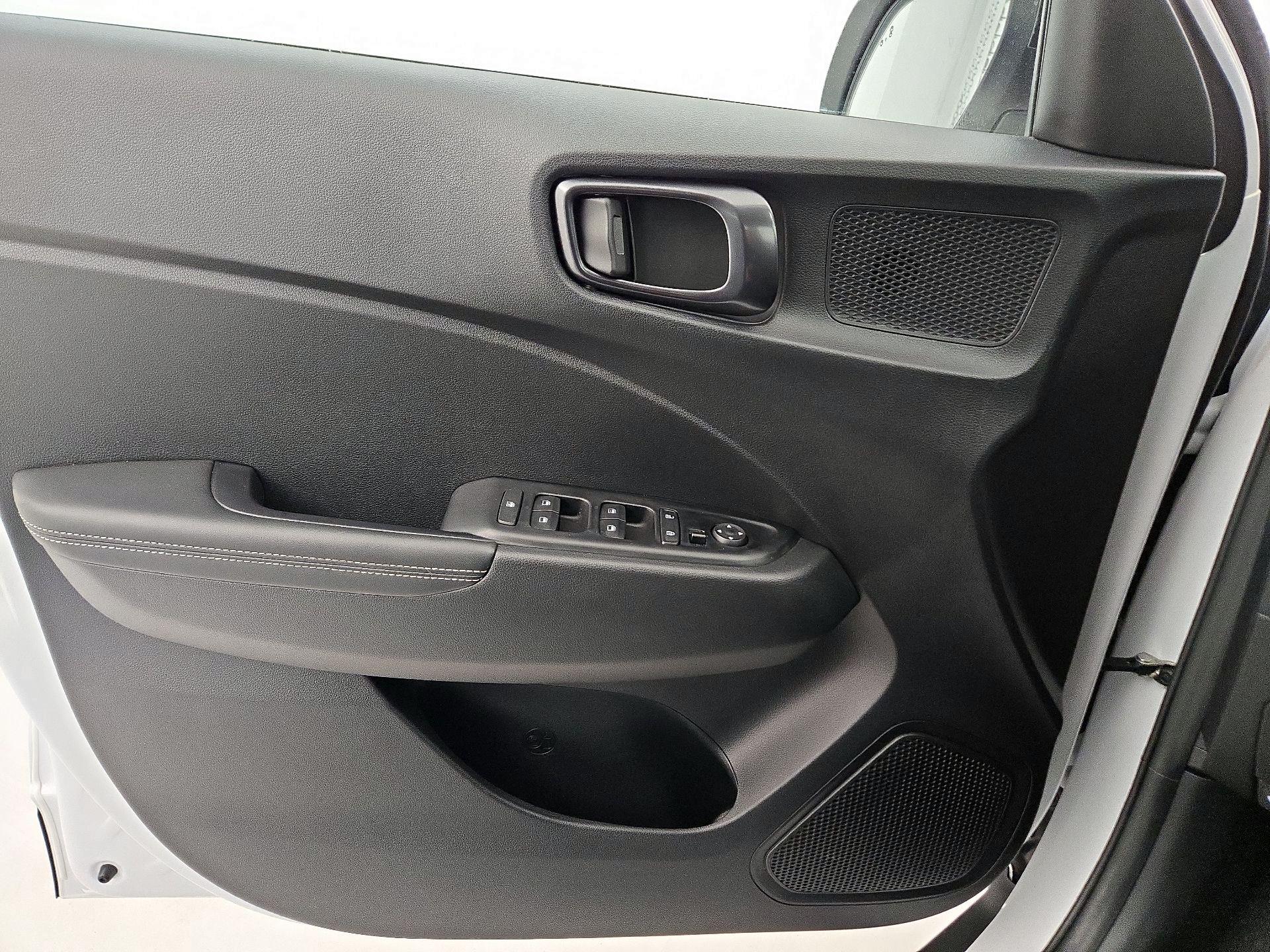 Thumbnail: 2023 Hyundai Venue - 12