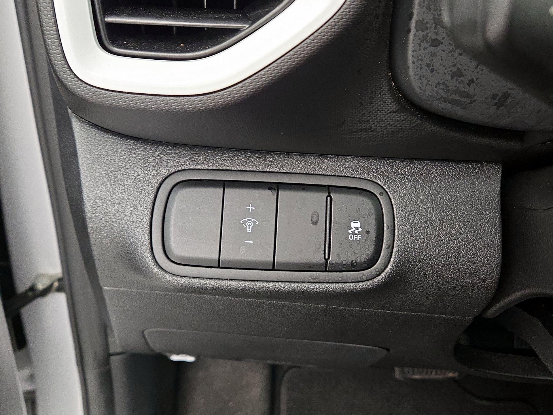 Thumbnail: 2023 Hyundai Venue - 13