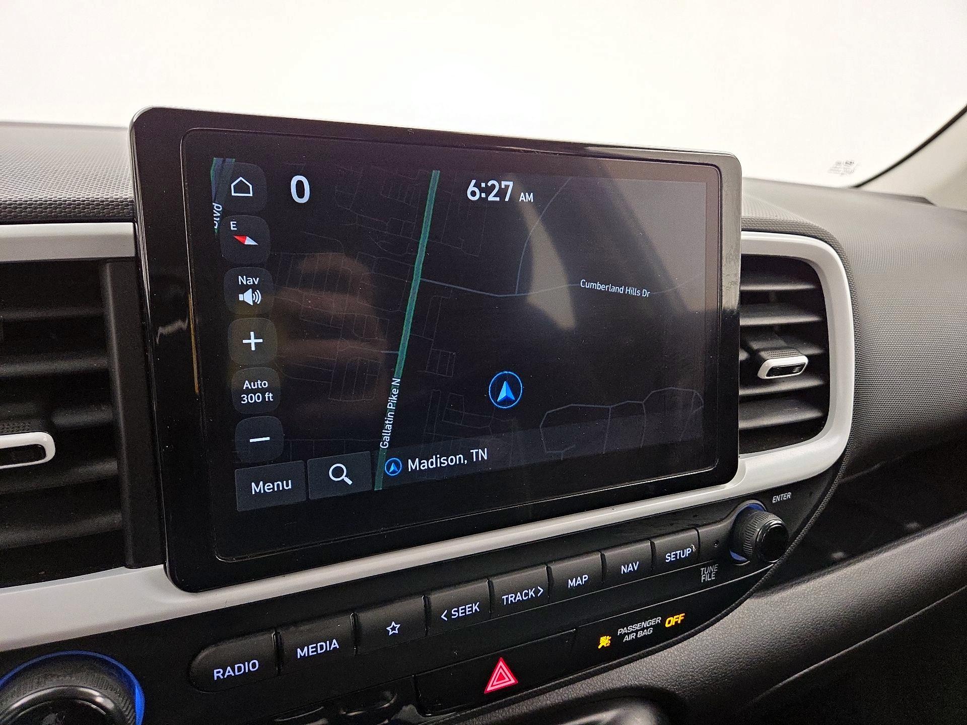 Thumbnail: 2023 Hyundai Venue - 14