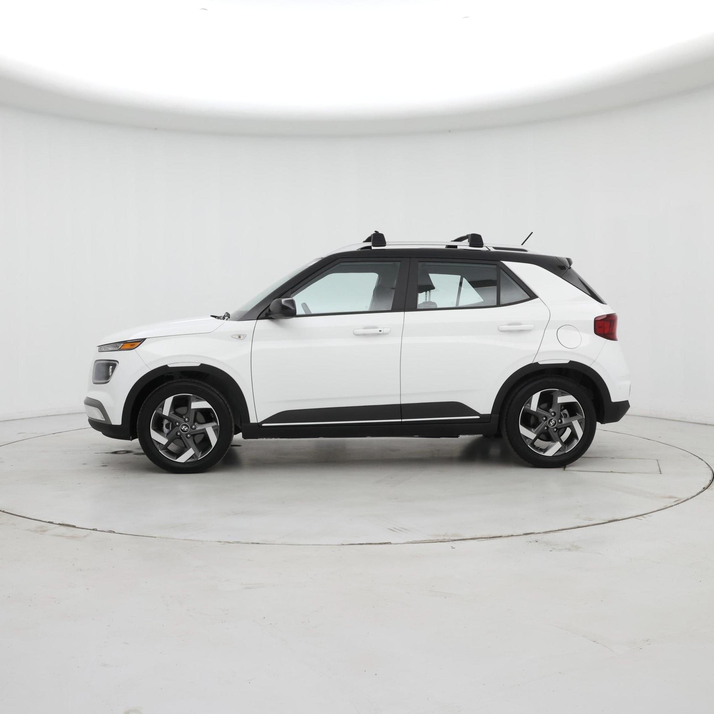 Thumbnail: 2023 Hyundai Venue - 3