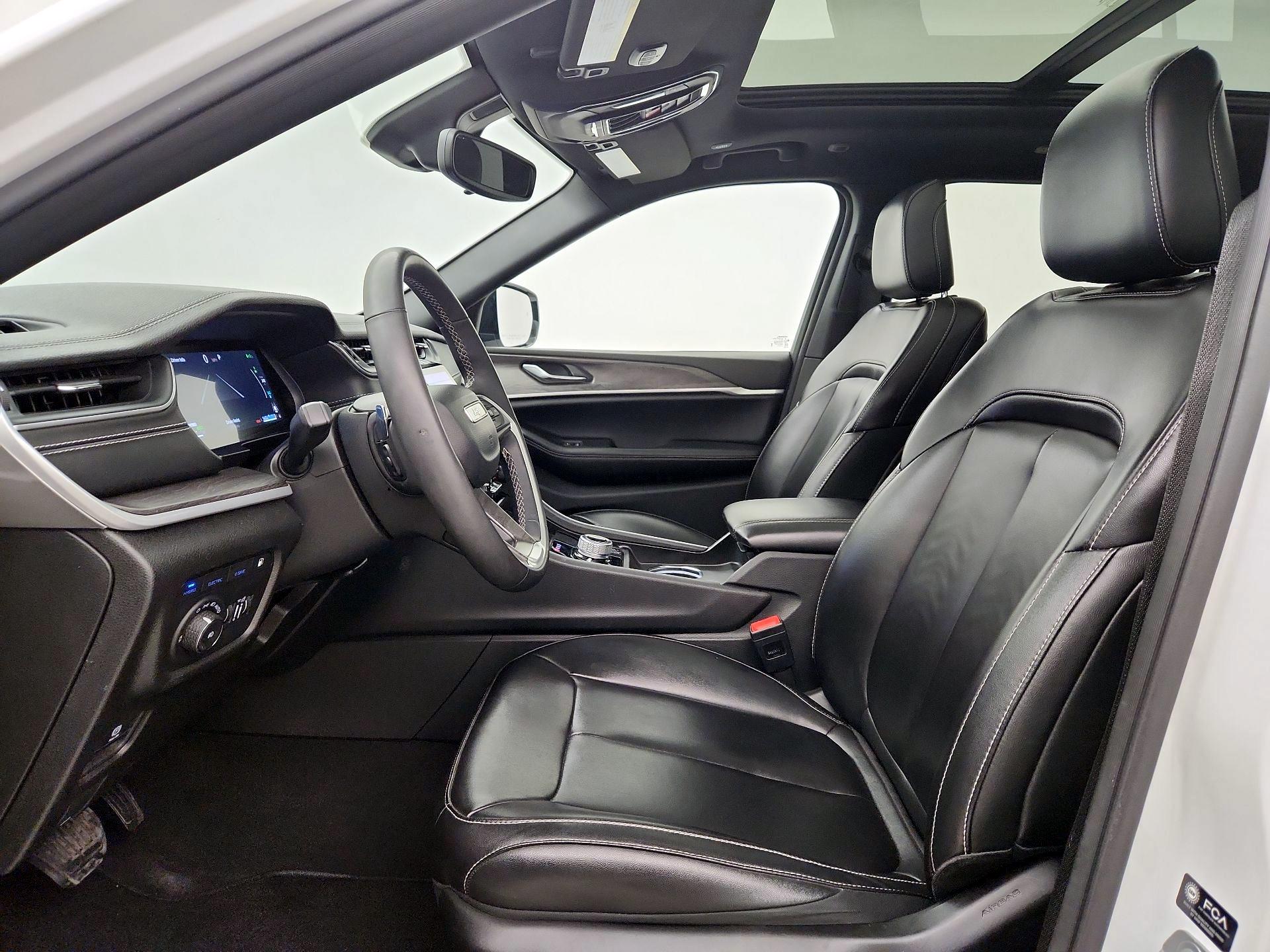 Thumbnail: 2024 Jeep Grand Cherokee - 11