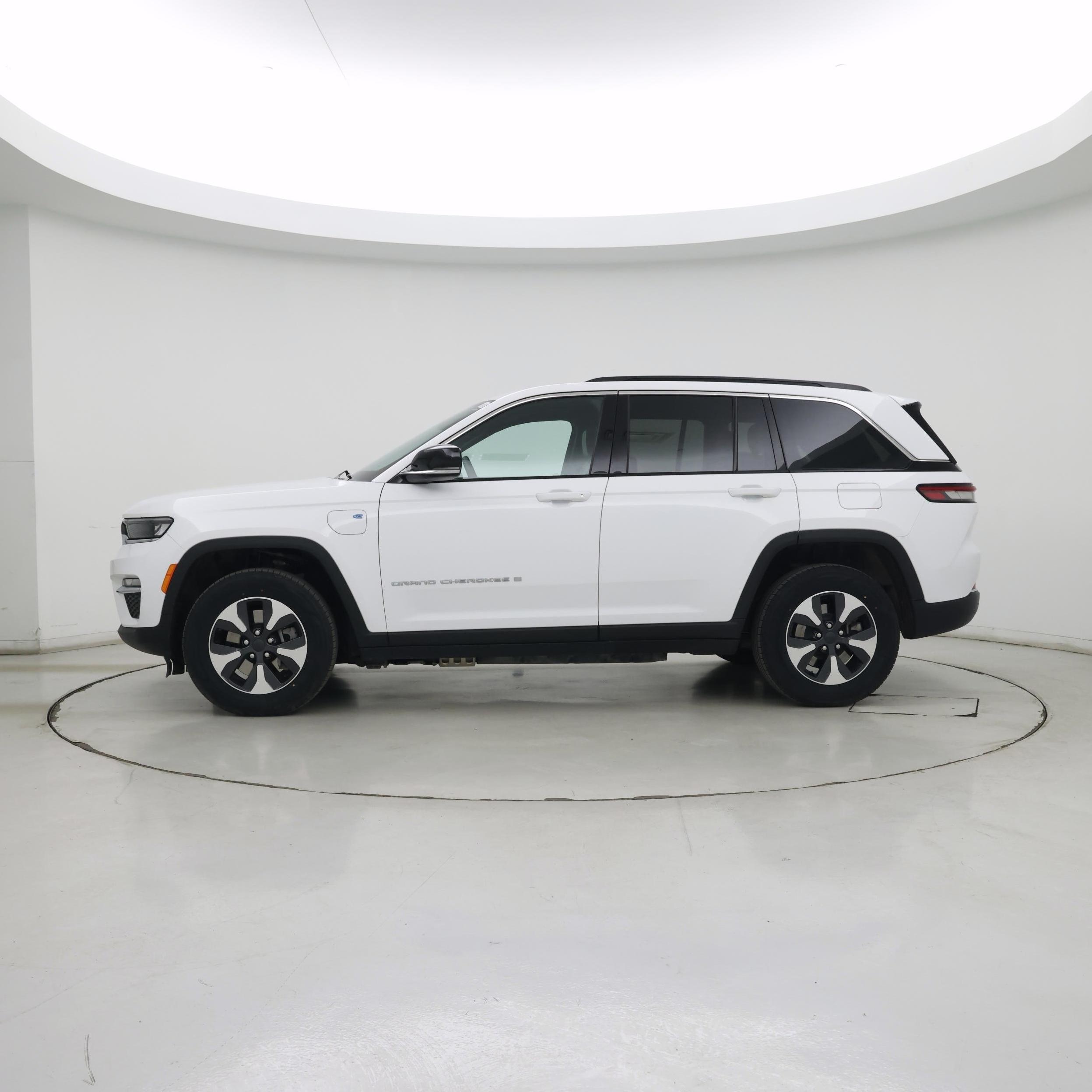 Thumbnail: 2024 Jeep Grand Cherokee - 3