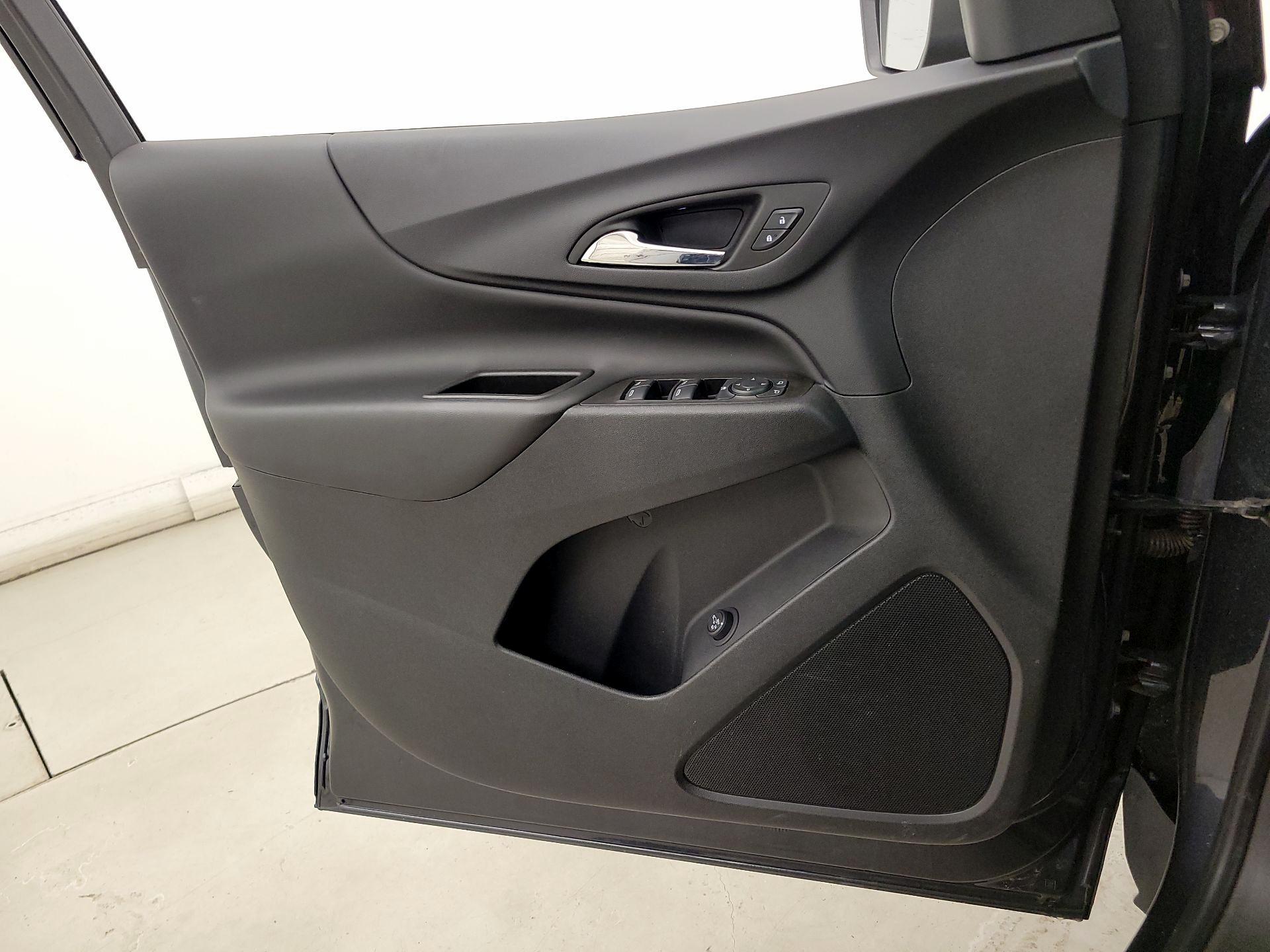 Thumbnail: 2022 Chevrolet Equinox - 12