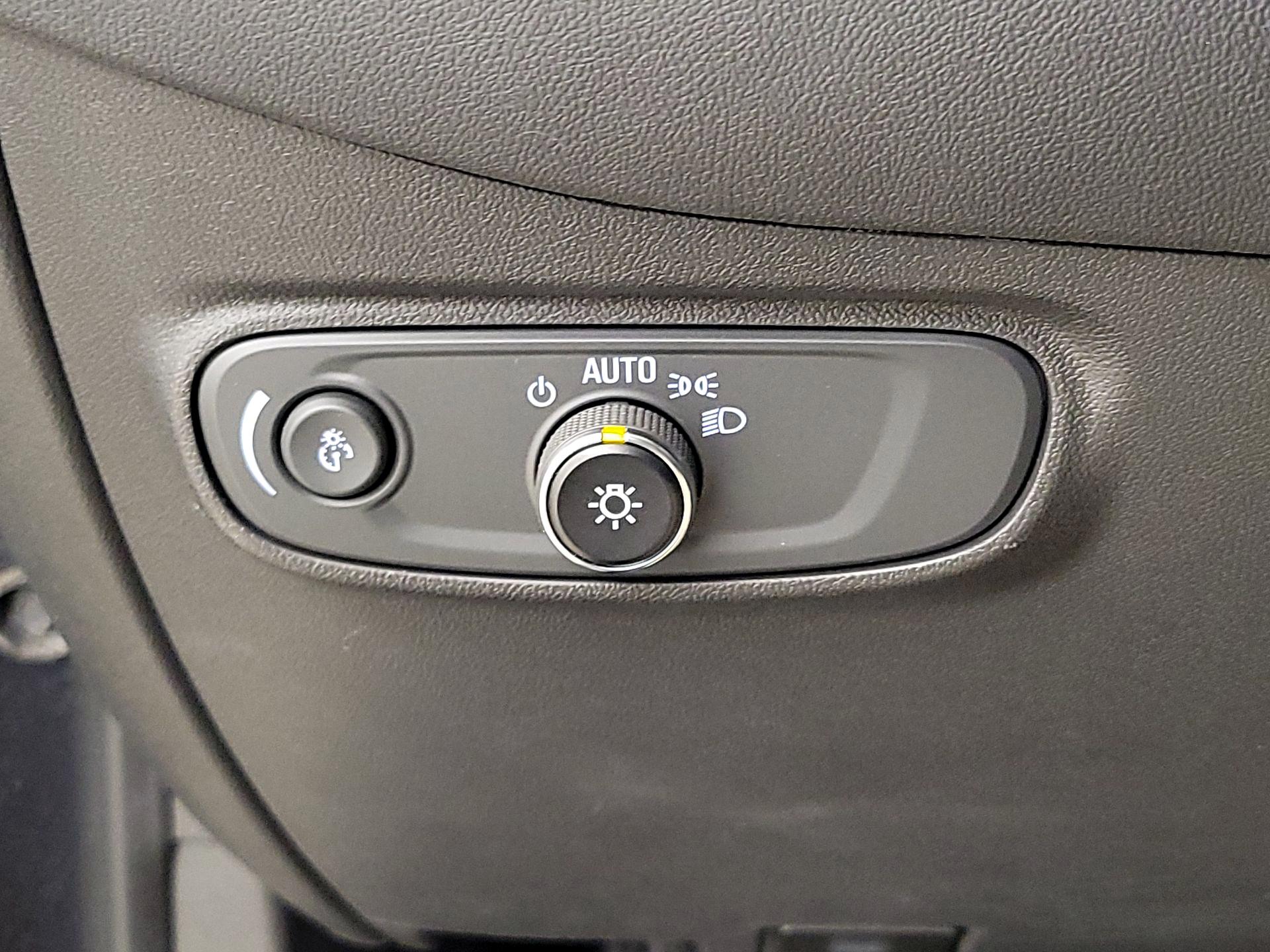 Thumbnail: 2022 Chevrolet Equinox - 13