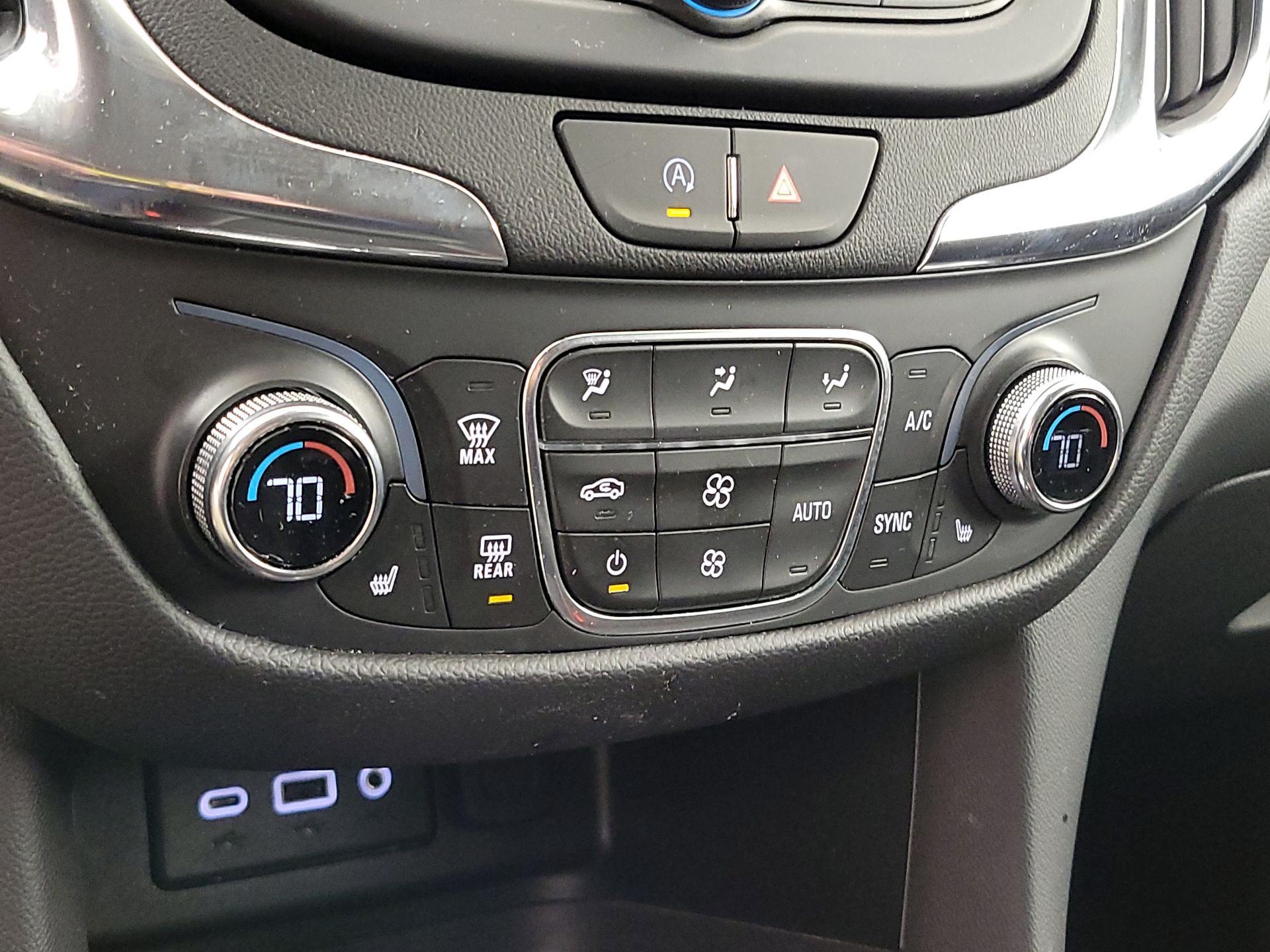 Thumbnail: 2022 Chevrolet Equinox - 16