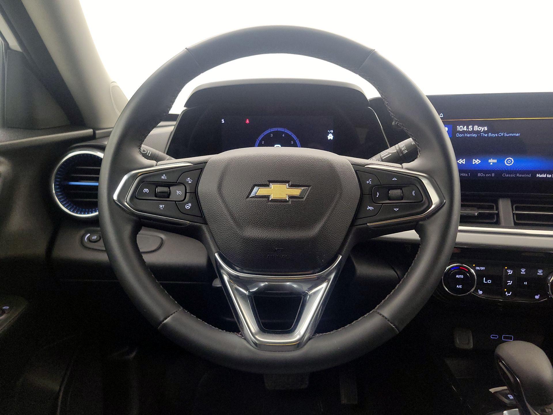 Thumbnail: 2024 Chevrolet Trax - 10