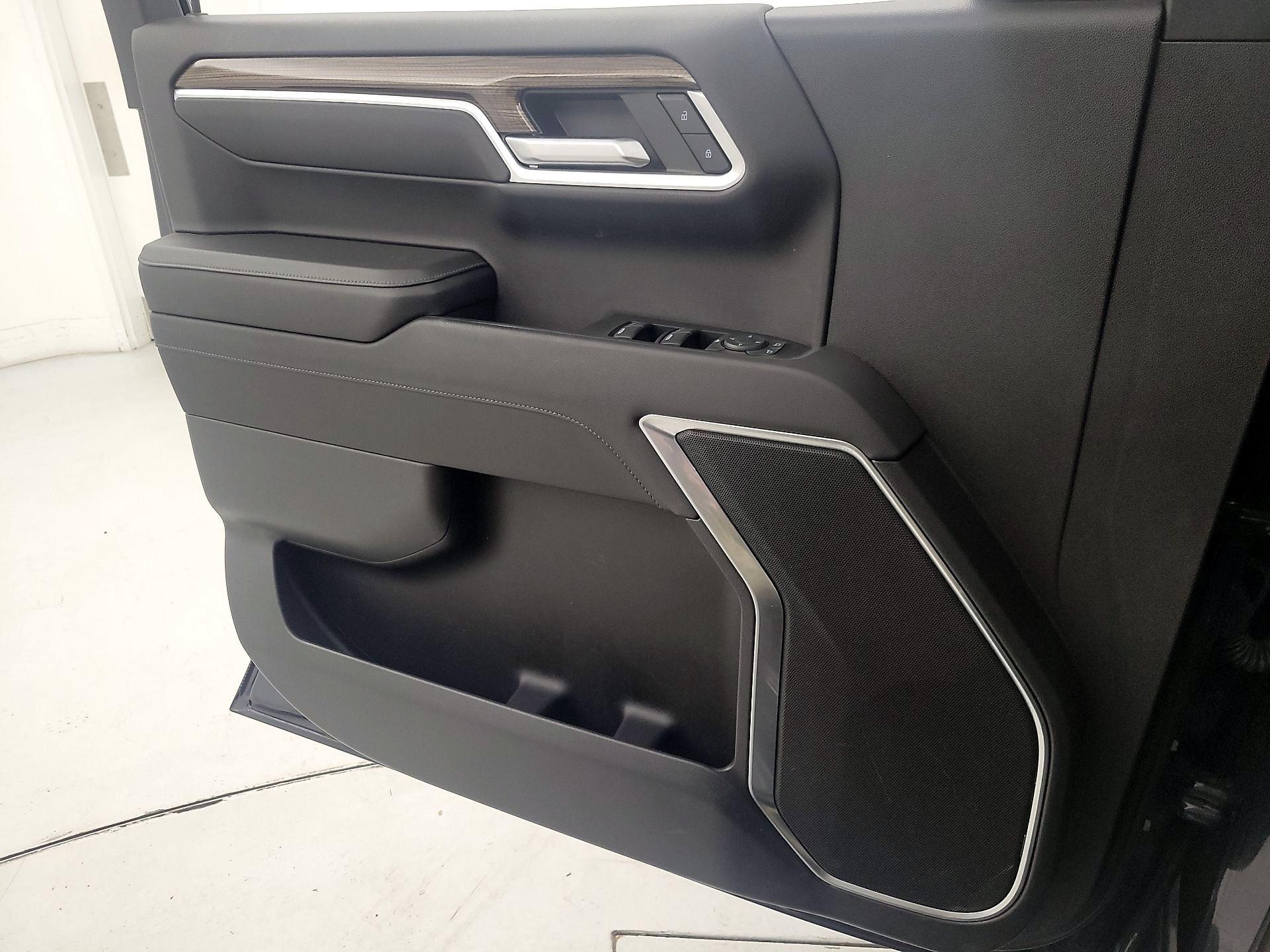 Thumbnail: 2022 Chevrolet Silverado 1500 - 12