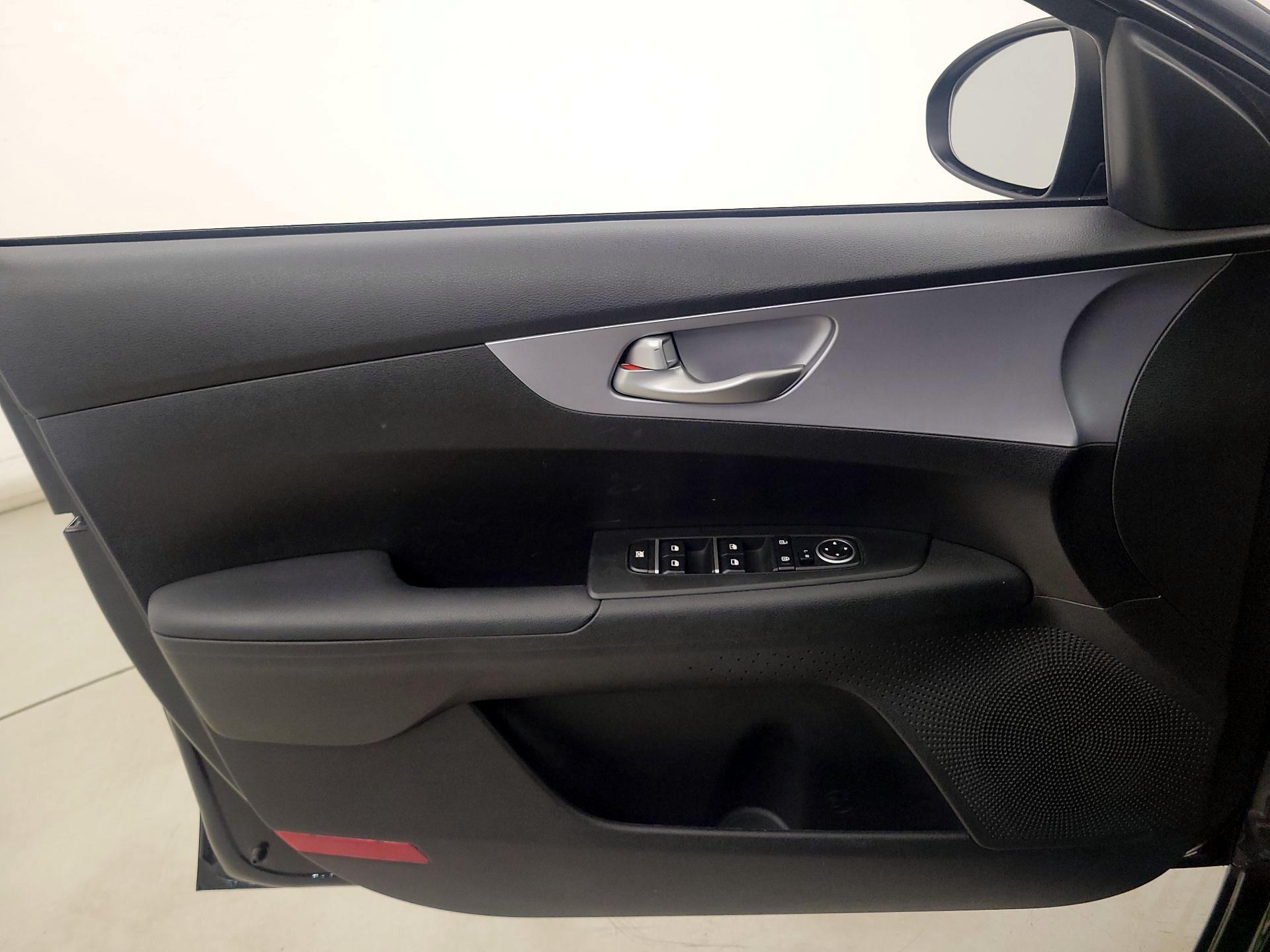 Thumbnail: 2024 Kia Forte - 12